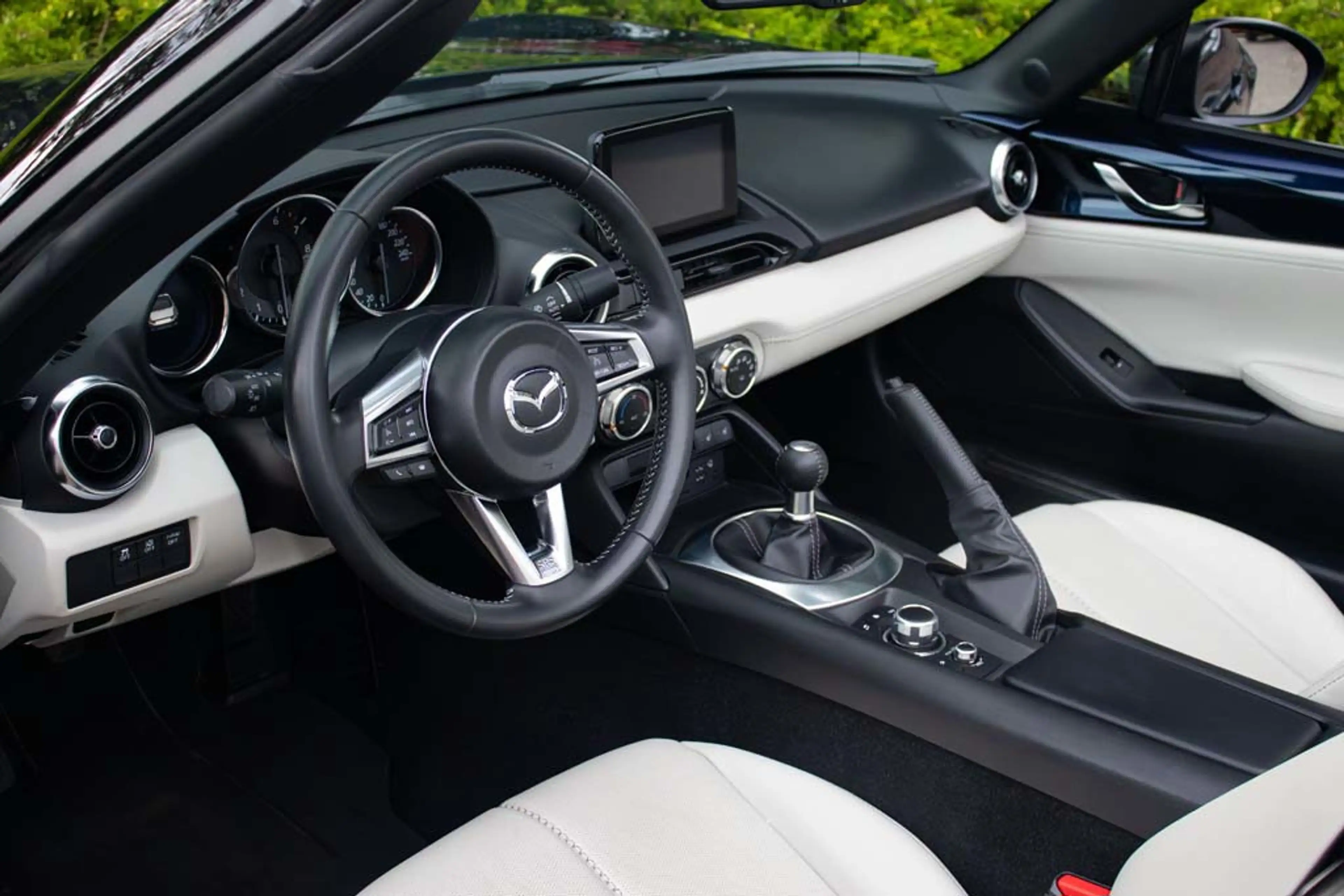 Mazda MX-5 NDRF 2.0l SkyActiv-G 184 GT-M Deep Crystal Blue Mi — photo 13