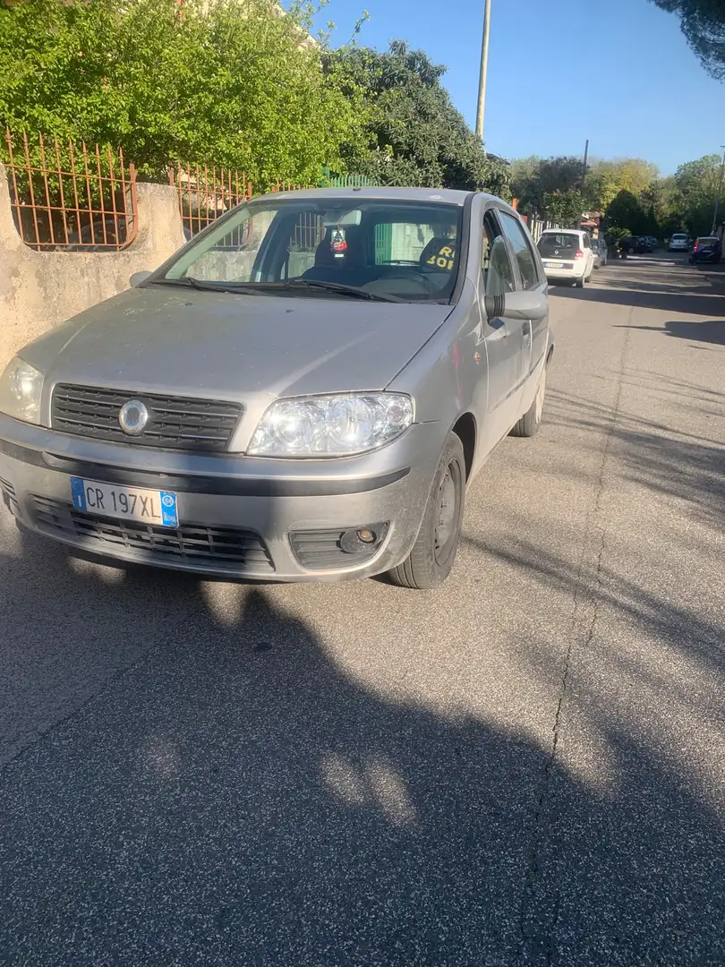 Fiat Punto 5p 1.2 SX c/SS 75cv - 1