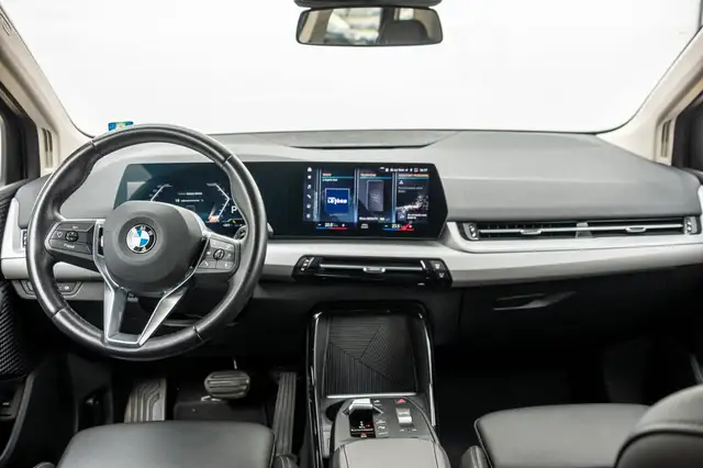 BMW 2 Series view 7