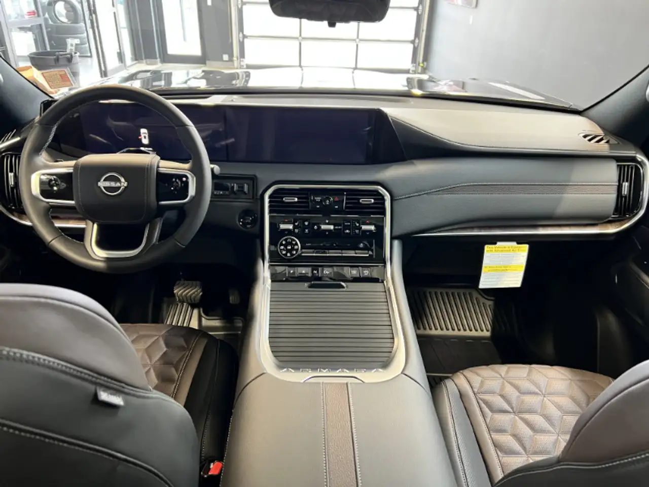 Nissan Armada снимка Nissan Armada