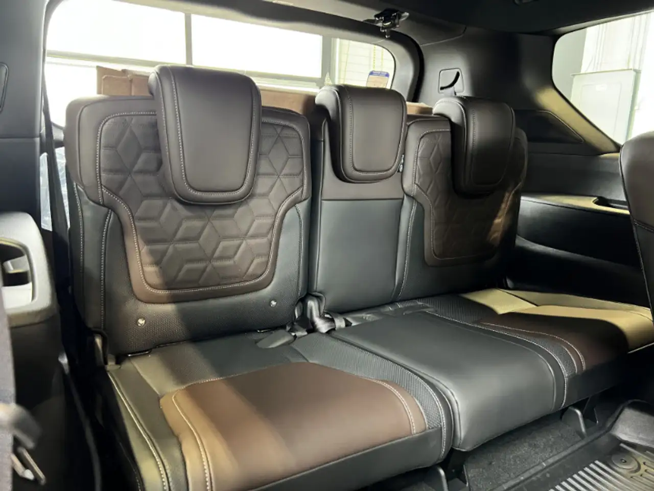 Nissan Armada снимка Nissan Armada