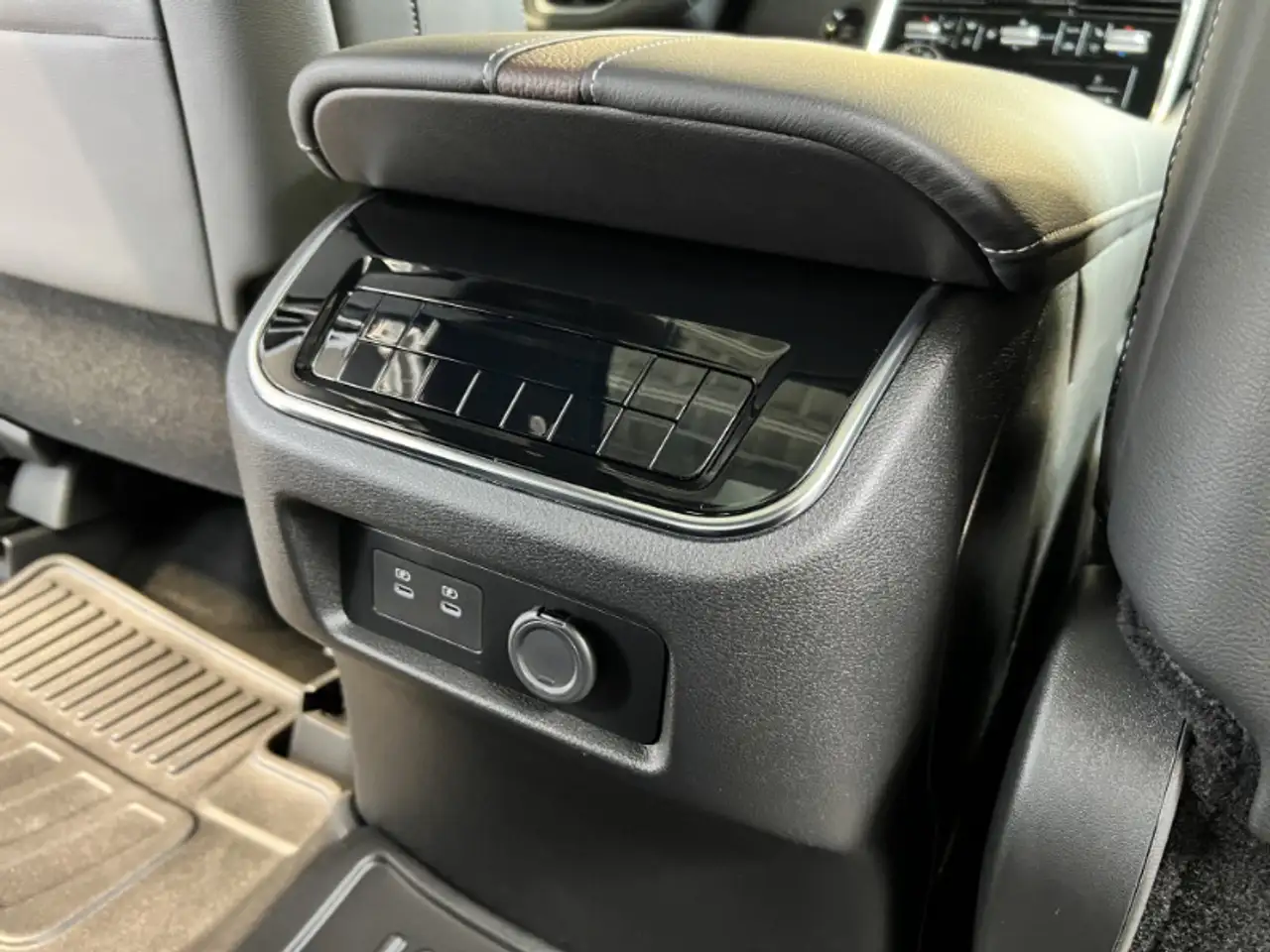 Nissan Armada снимка Nissan Armada