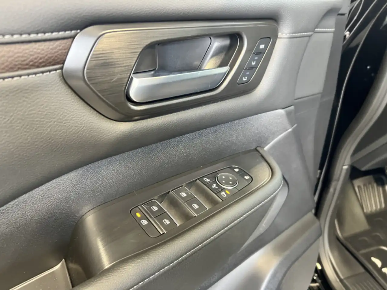 Nissan Armada снимка Nissan Armada