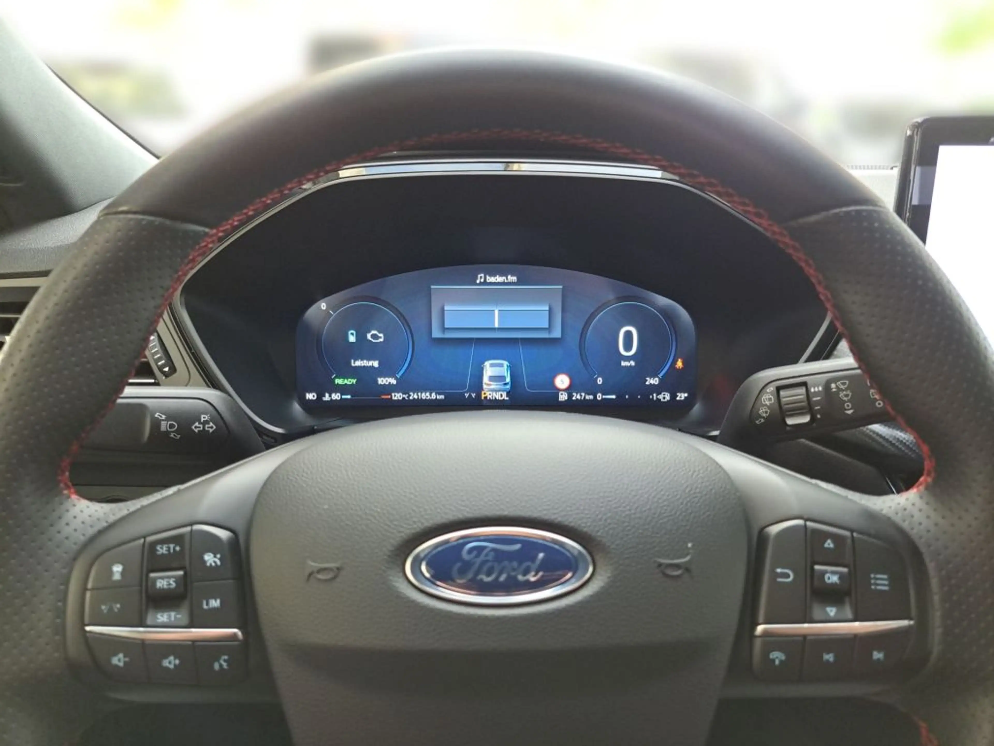 Ford Kuga 2.5 Duratec FHEV 4x4 ST-LINE X AHK+PANO — photo 12