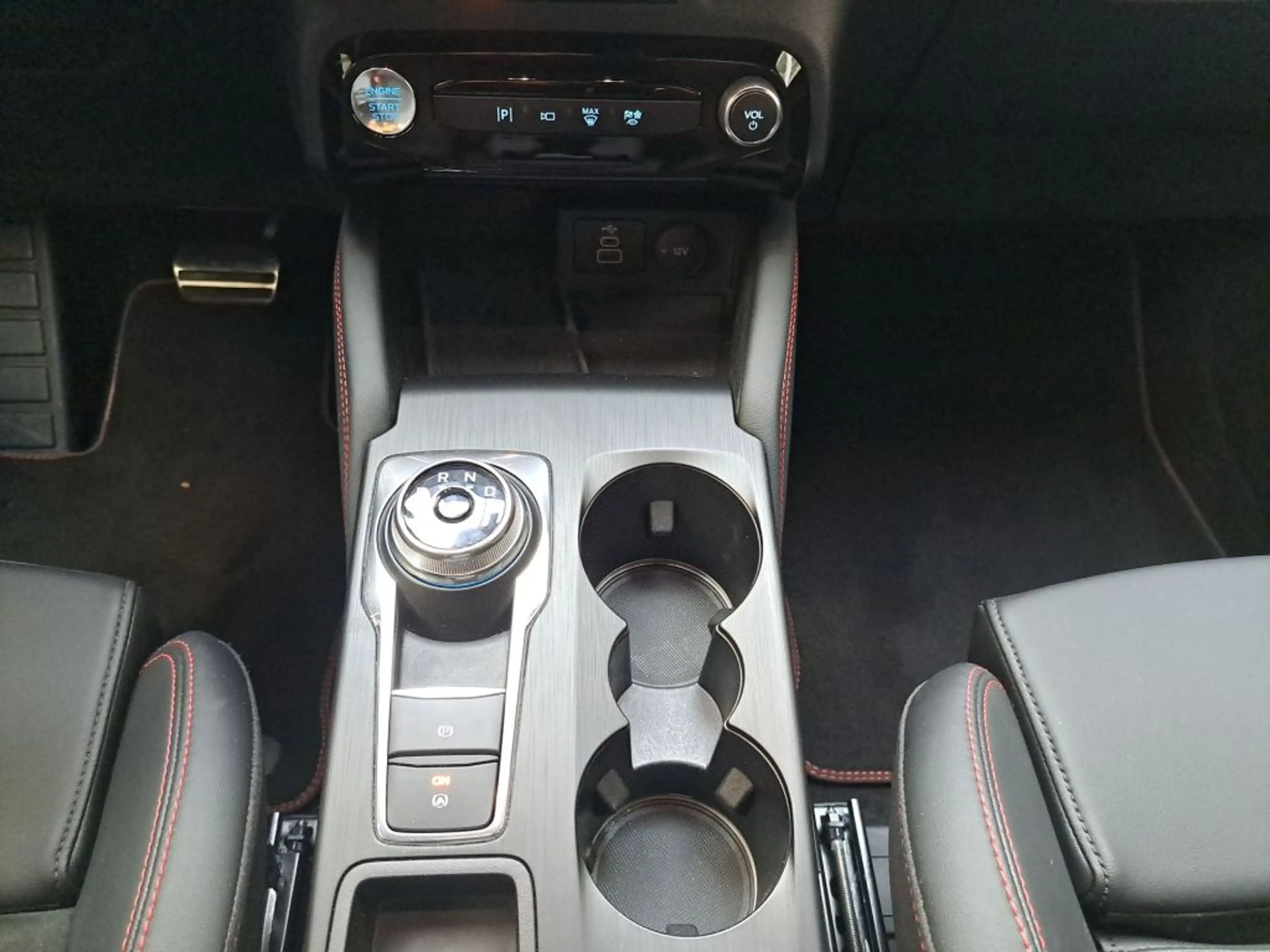 Ford Kuga 2.5 Duratec FHEV 4x4 ST-LINE X AHK+PANO — photo 21