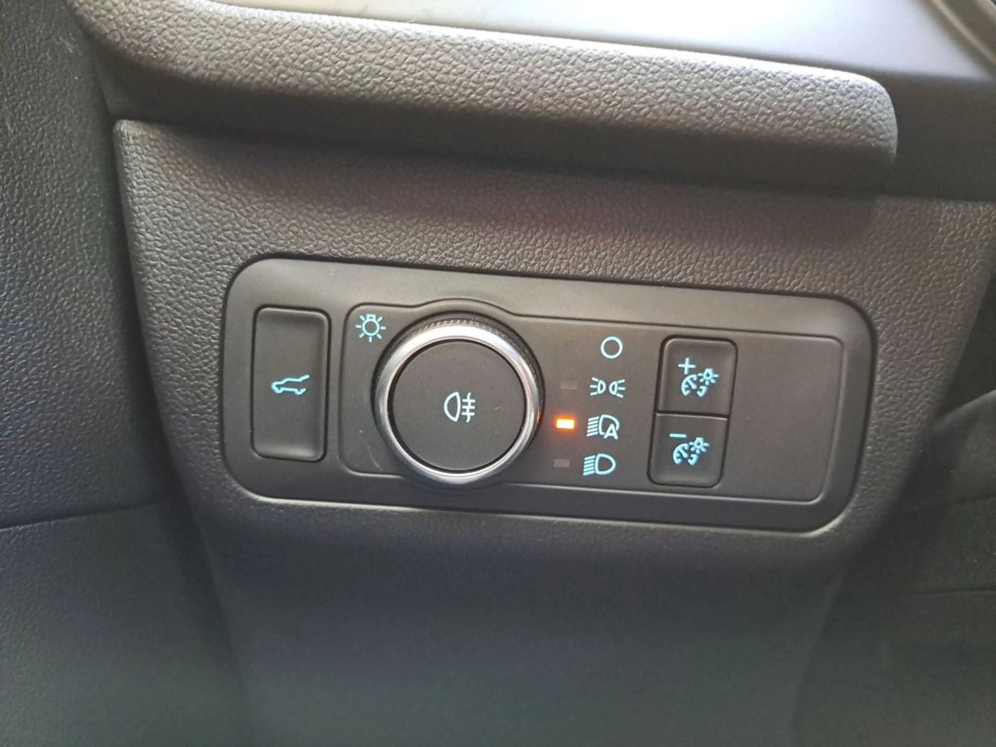 Ford Kuga 2.5 Duratec FHEV 4x4 ST-LINE X AHK+PANO — photo 20