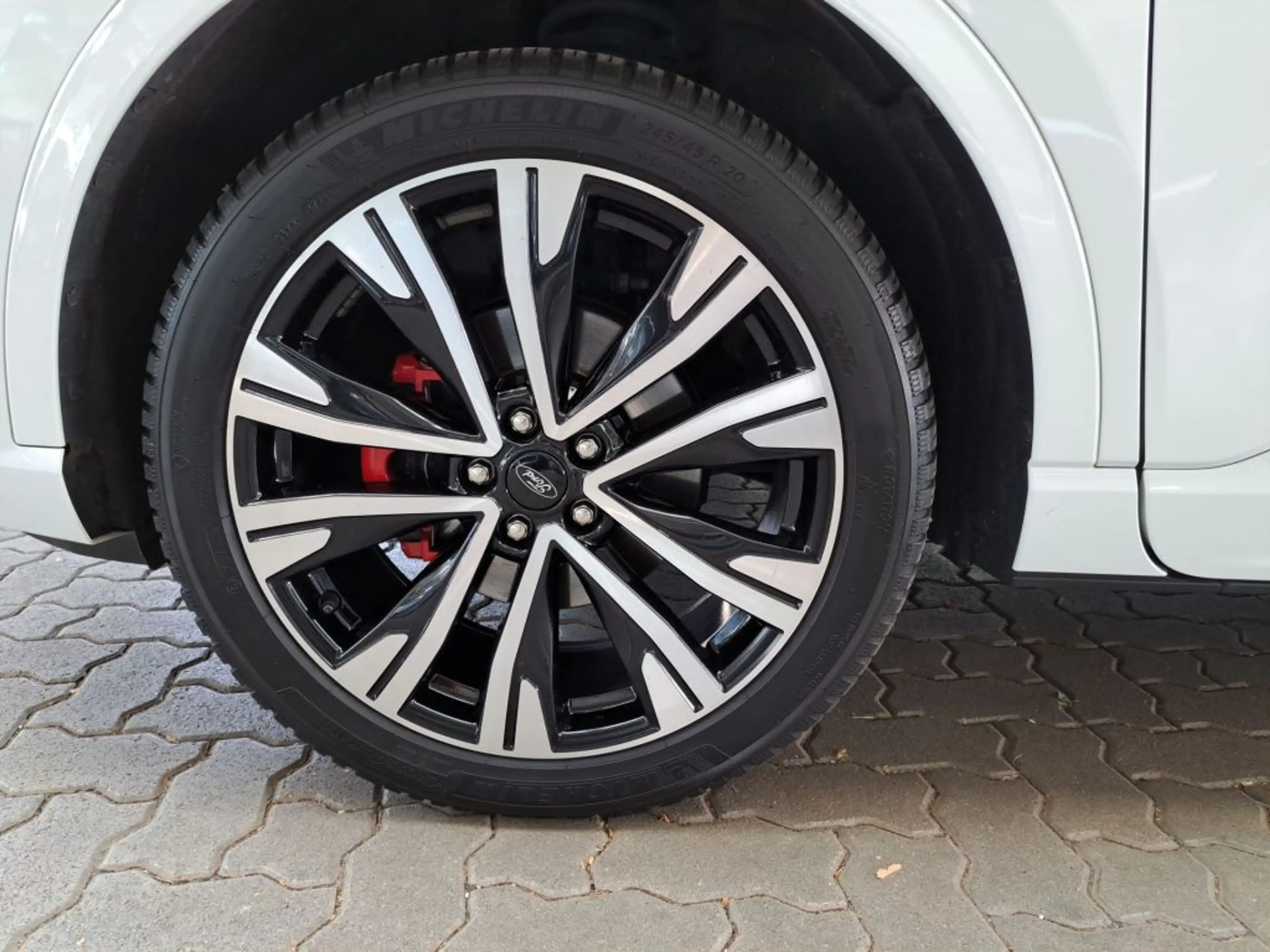 Ford Kuga 2.5 Duratec FHEV 4x4 ST-LINE X AHK+PANO — photo 28