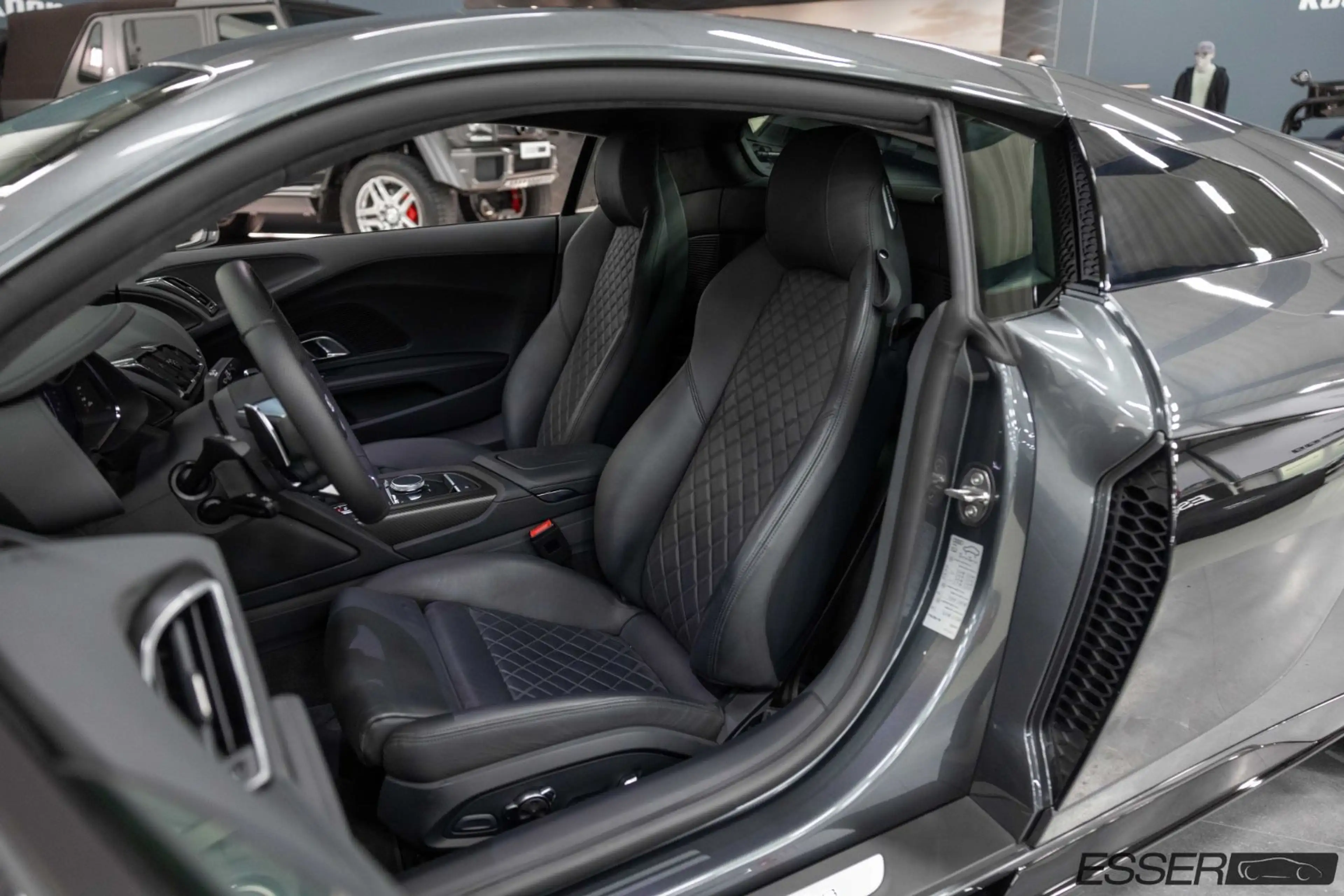 Audi R8 5.2 FSI Performance RWD | B&O — photo 11