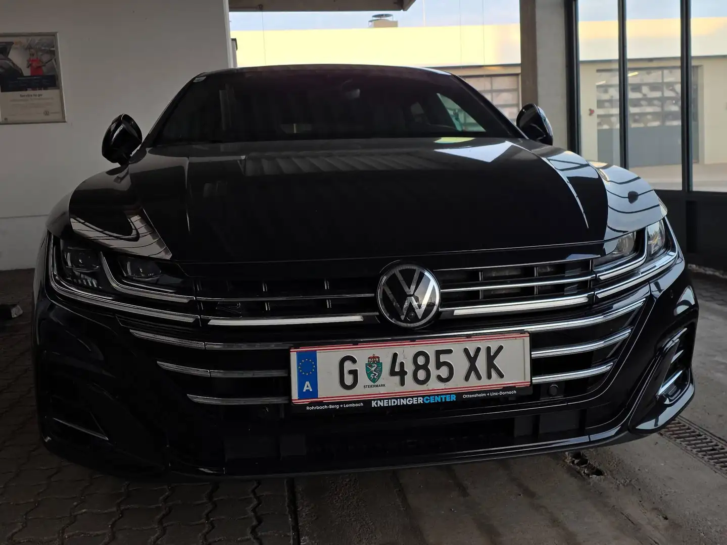 Volkswagen Arteon SB R-Line 2.0 TDI DSG in Vollausstattung (Sportsitze, Standheizung, Panorama-Schiebedach, Harman-Kardon, 360-Cam, uvm.) Schwarz - 2