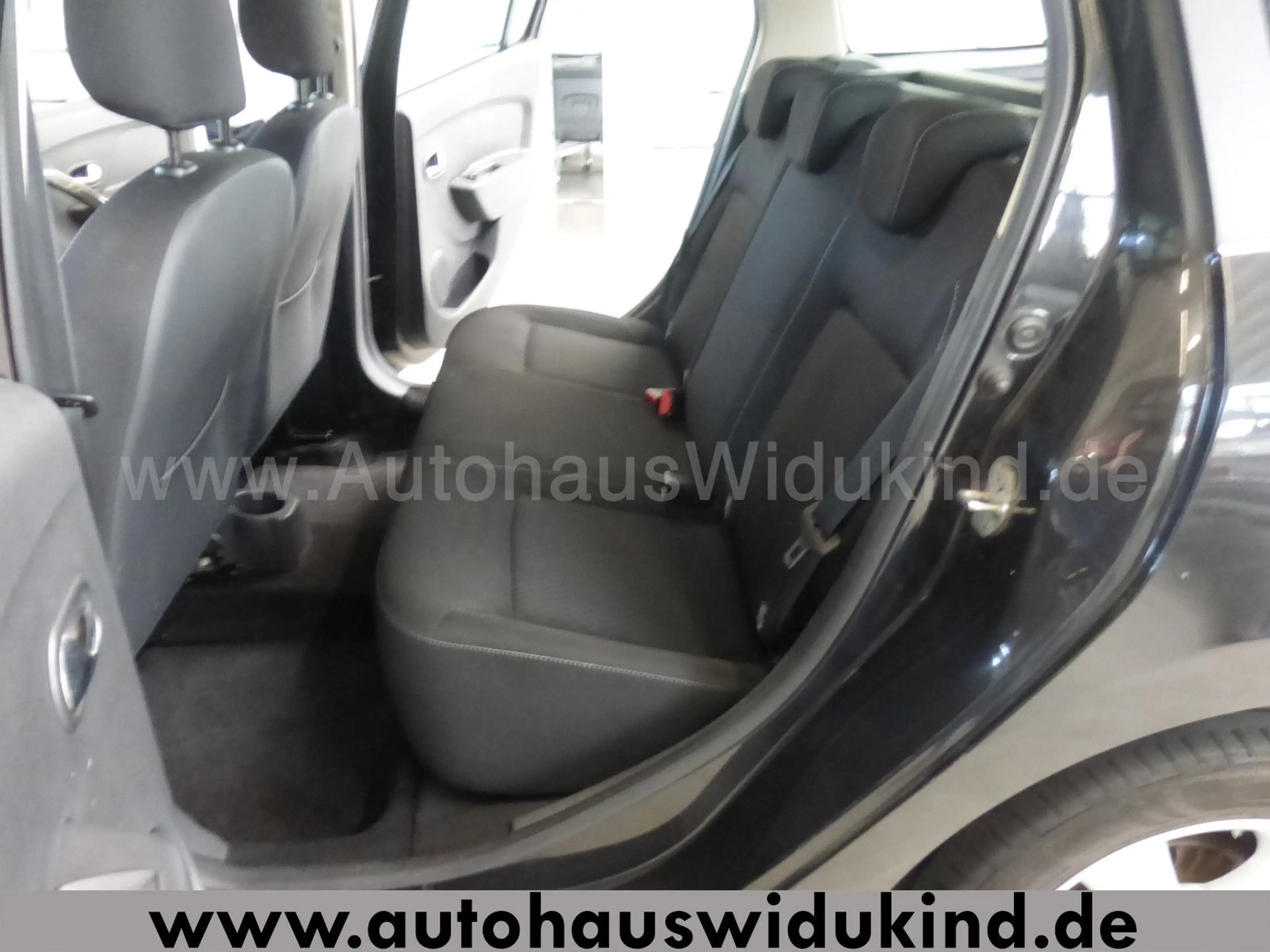 Dacia Logan II Kombi Laureate Autom. Navi Kamera 1.Hd — photo 9