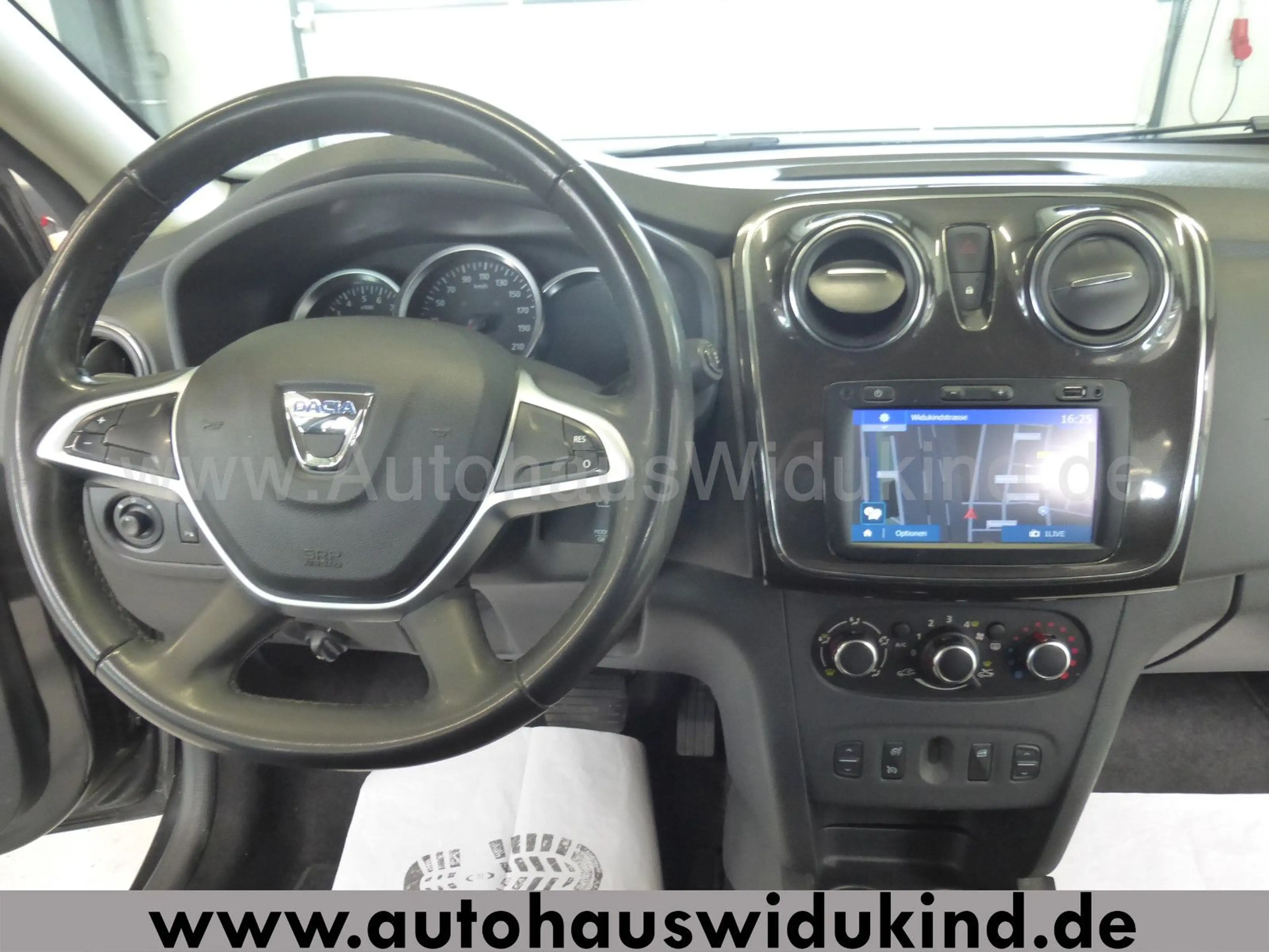 Dacia Logan II Kombi Laureate Autom. Navi Kamera 1.Hd — photo 11