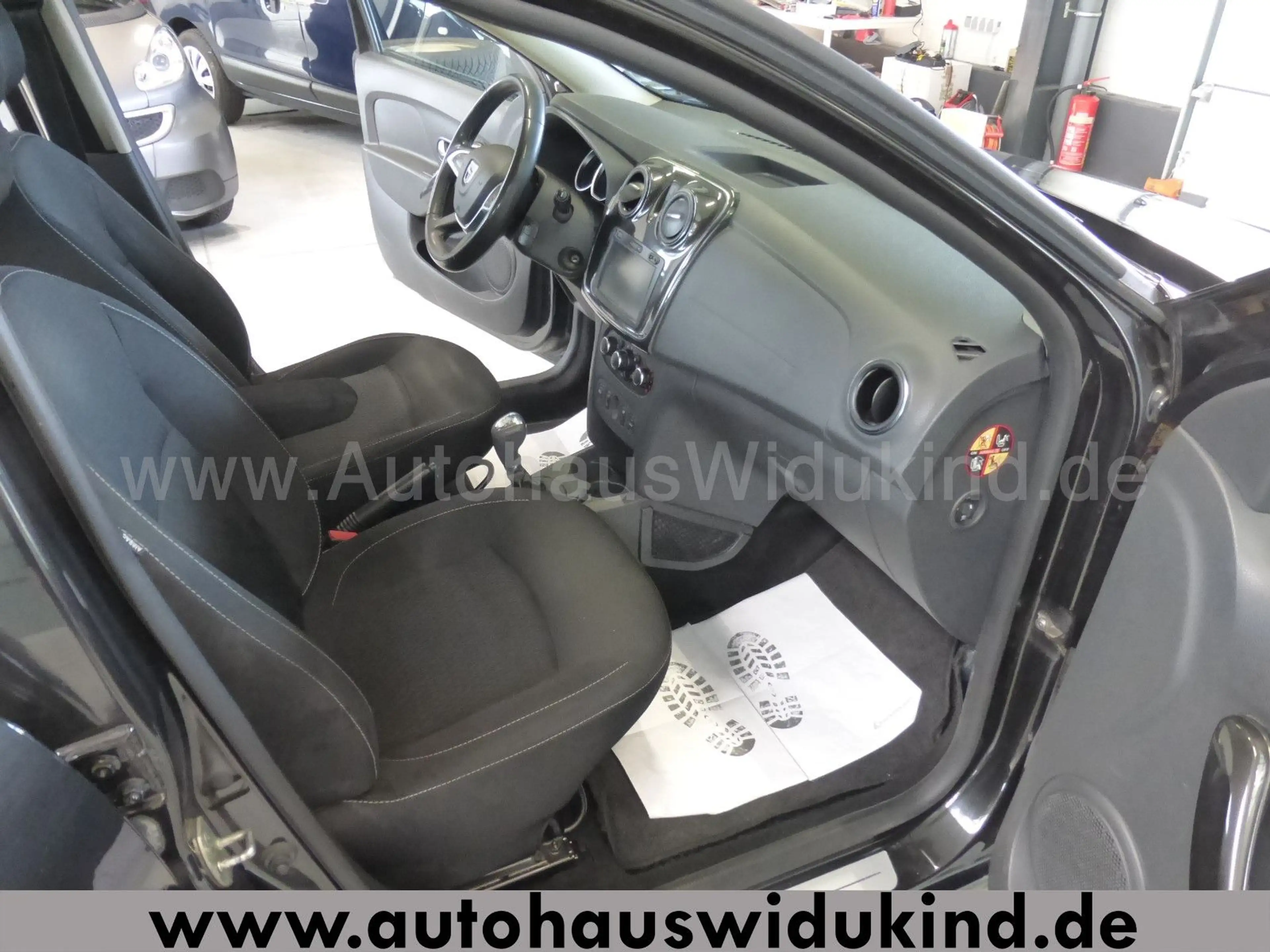 Dacia Logan II Kombi Laureate Autom. Navi Kamera 1.Hd — photo 8