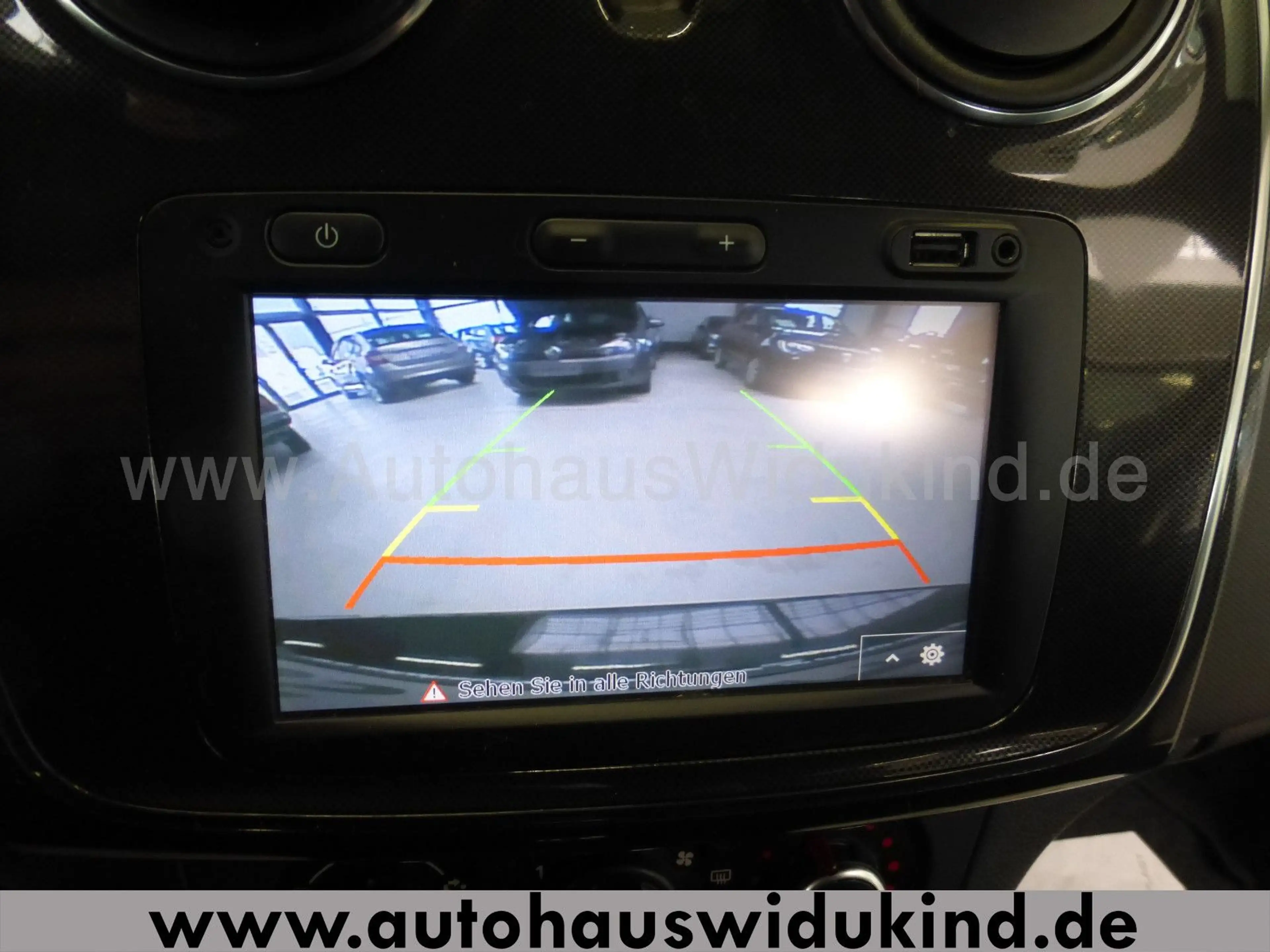 Dacia Logan II Kombi Laureate Autom. Navi Kamera 1.Hd — photo 13
