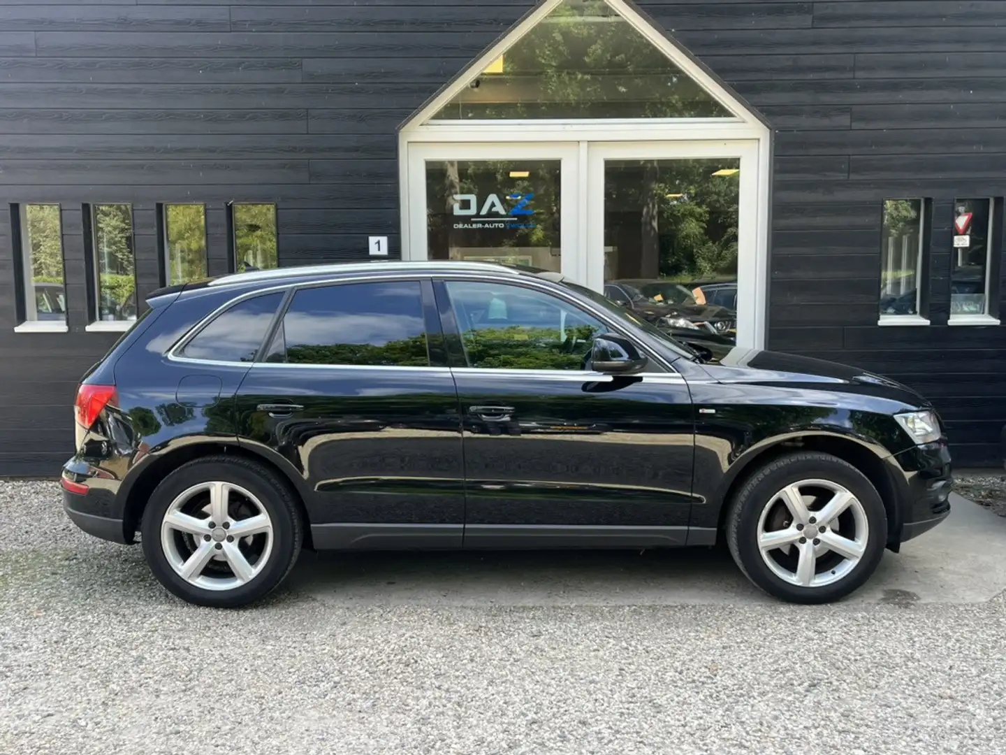 Audi Q5 2.0 TFSI quattro S-Line/Aut/Ecc/Navi/Youngtimer!! Schwarz - 2