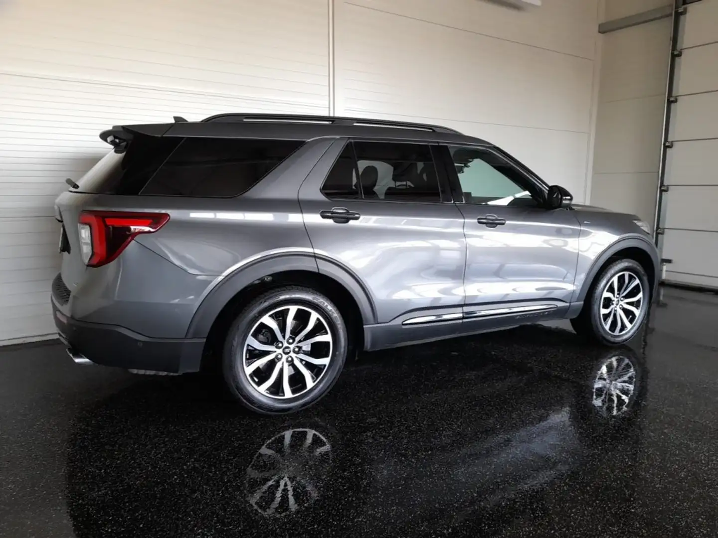 Ford Explorer ST-LINE 3,0 V6 EcoBoost PHEV 4X4 Aut *7 SITZE / SKY / AHV & 360° KAMERA / NAVI / ACC / VOLLEDER BEH. + BELÜFTET / 20 ZOLL Grau - 2