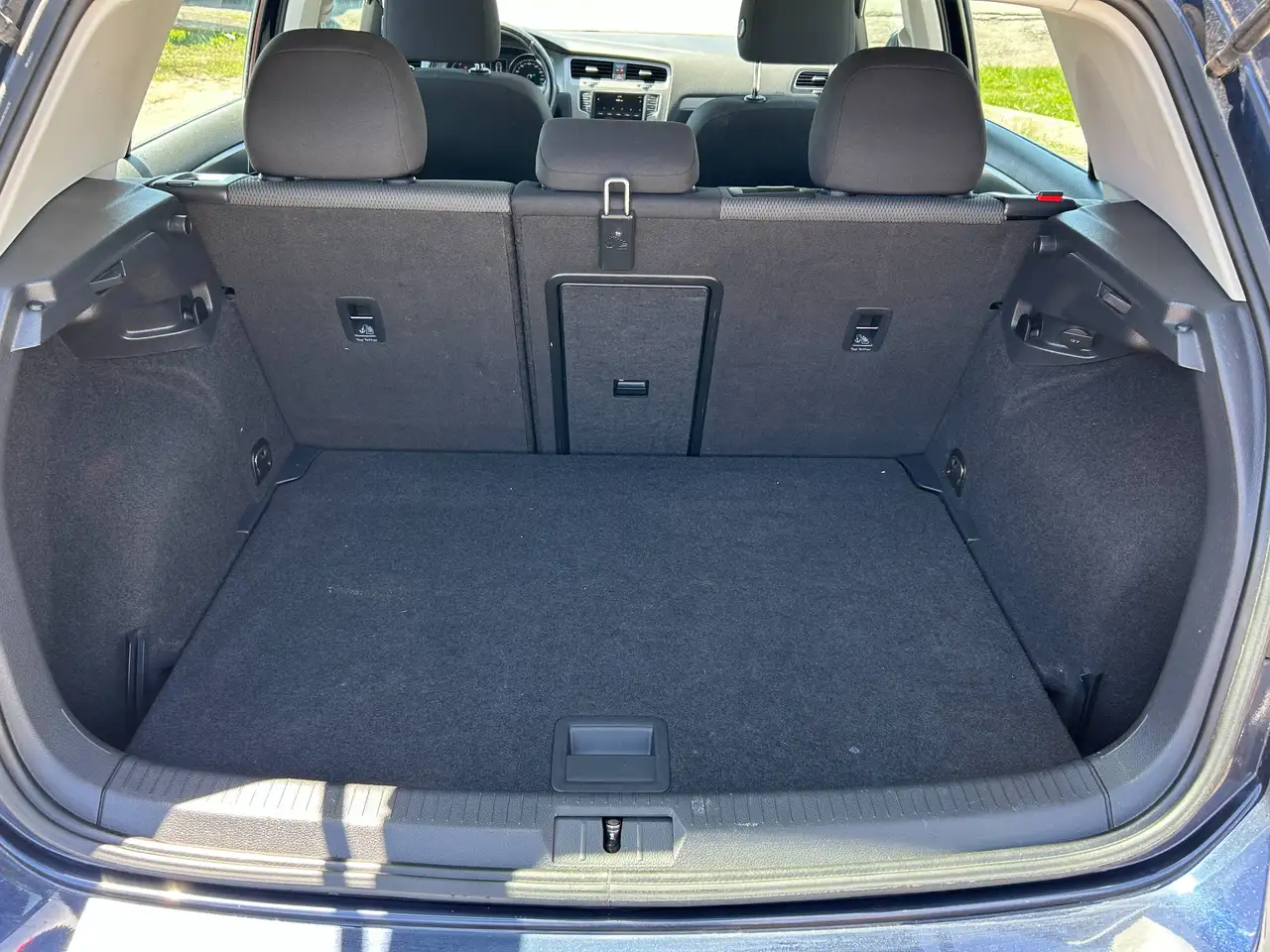 Volkswagen Golf photo Volkswagen Golf