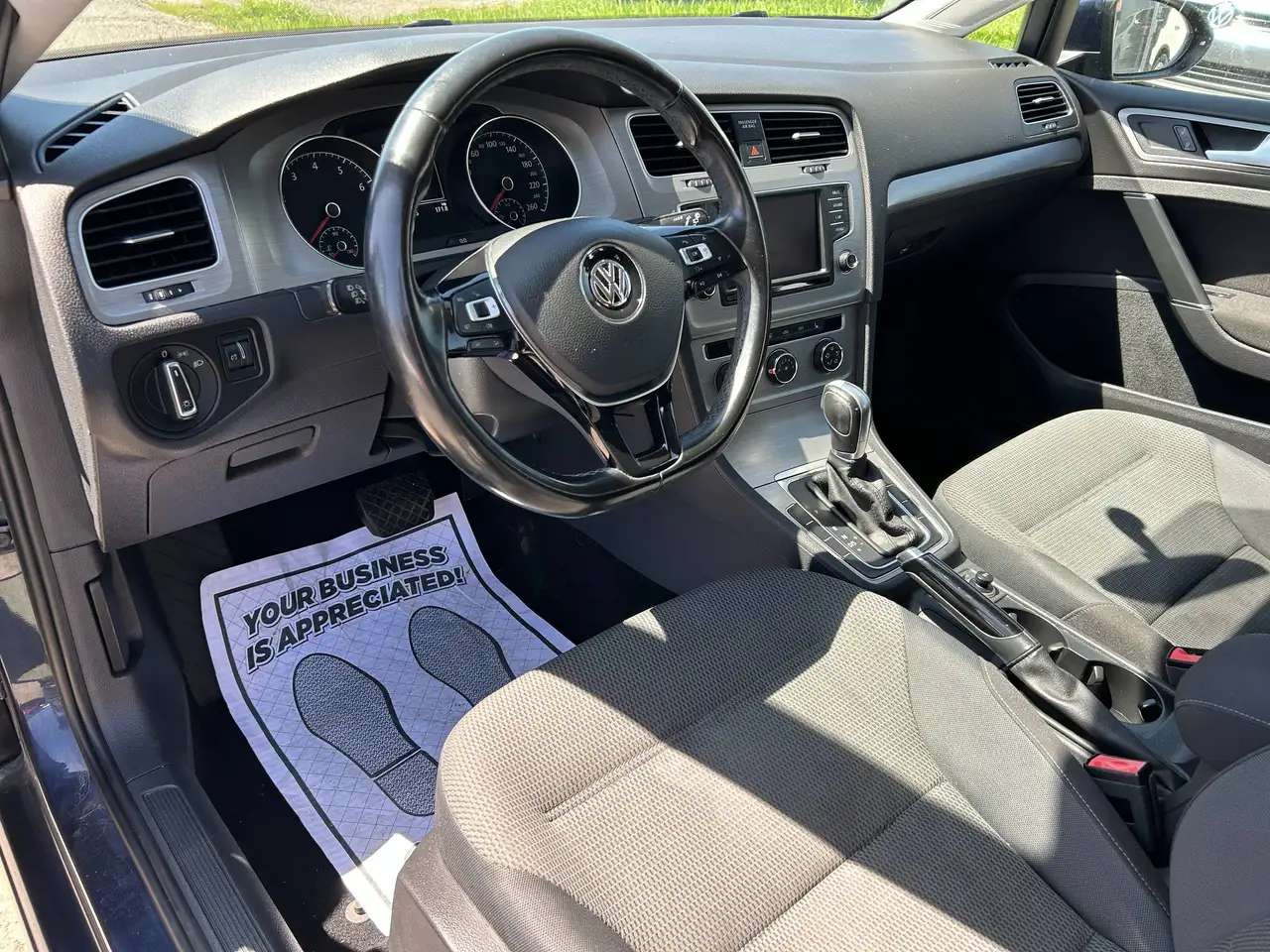 Volkswagen Golf photo Volkswagen Golf
