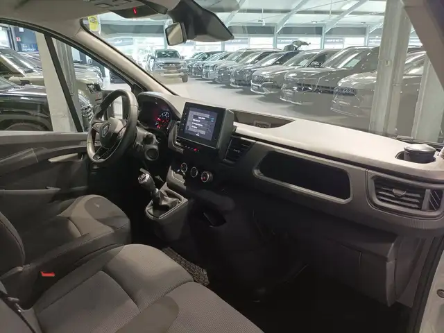 Renault Trafic view 9