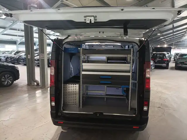 Renault Trafic view 6