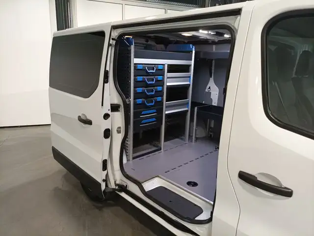 Renault Trafic view 15