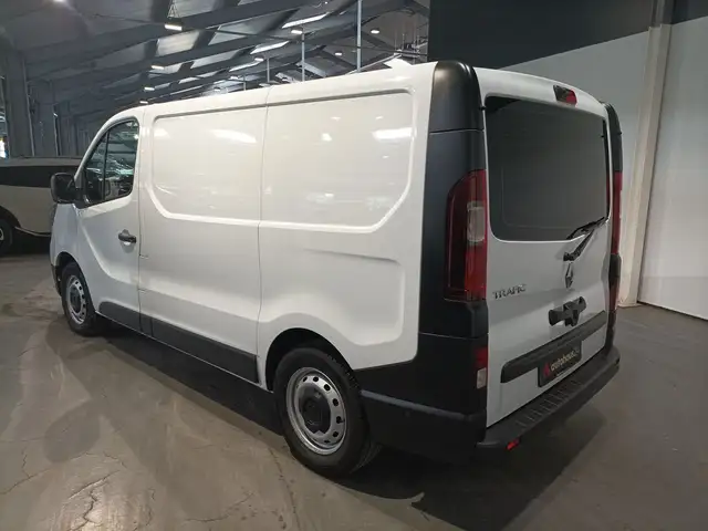 Renault Trafic view 4