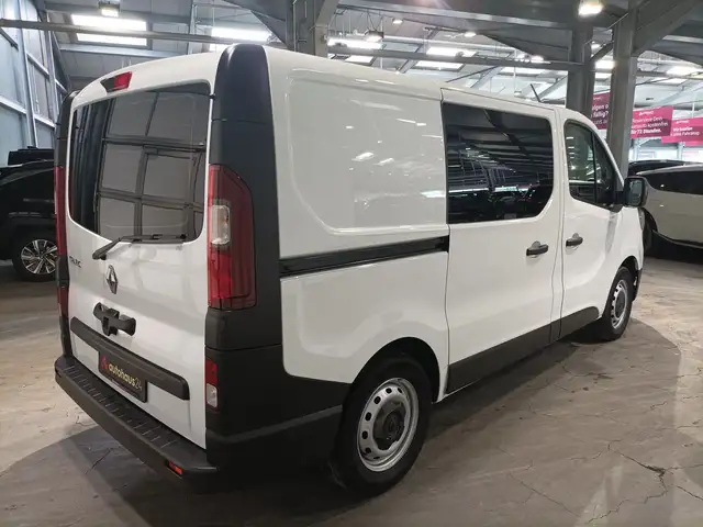 Renault Trafic view 5