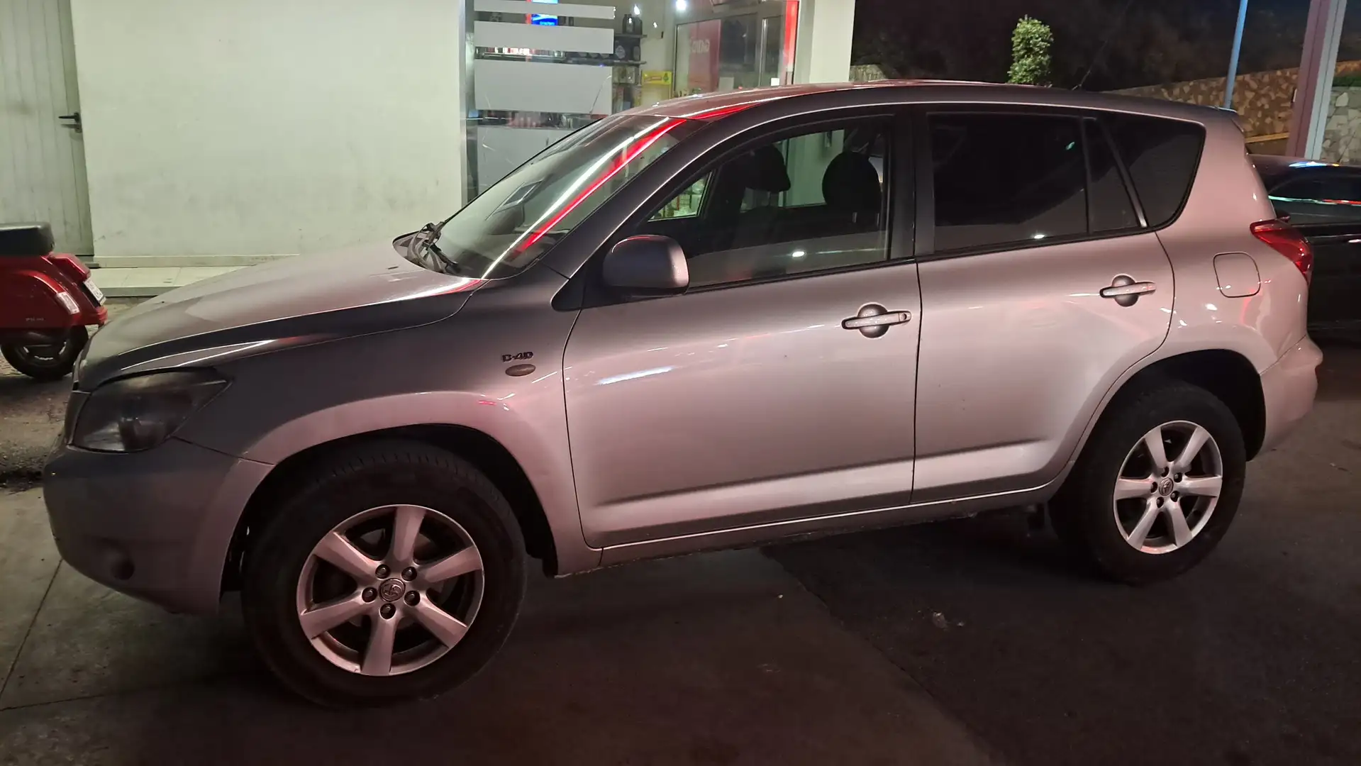 Toyota RAV 4 Rav4 III 2009 Crossover RAV4 2.2 d-4d Argento - 1