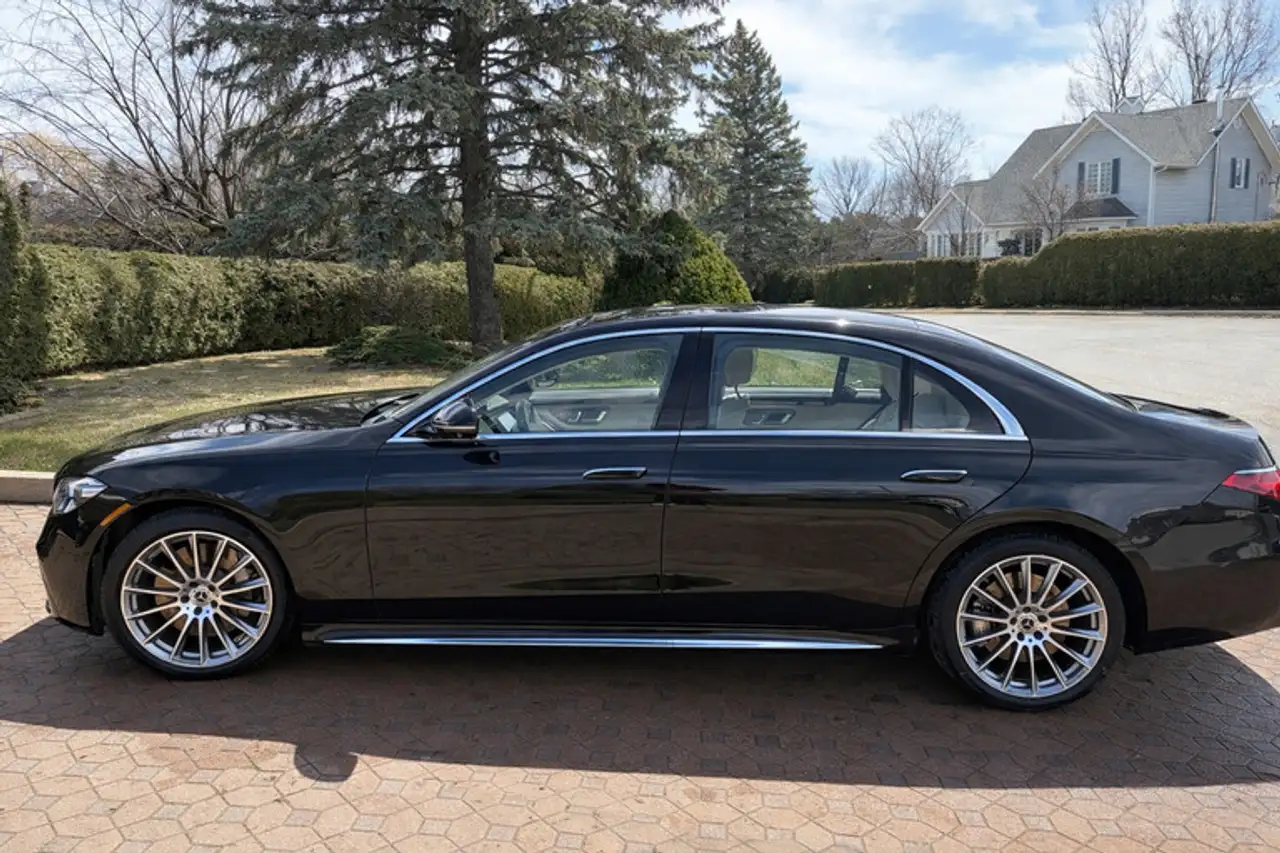 Mercedes-Benz S-Class снимка Mercedes-Benz S-Class