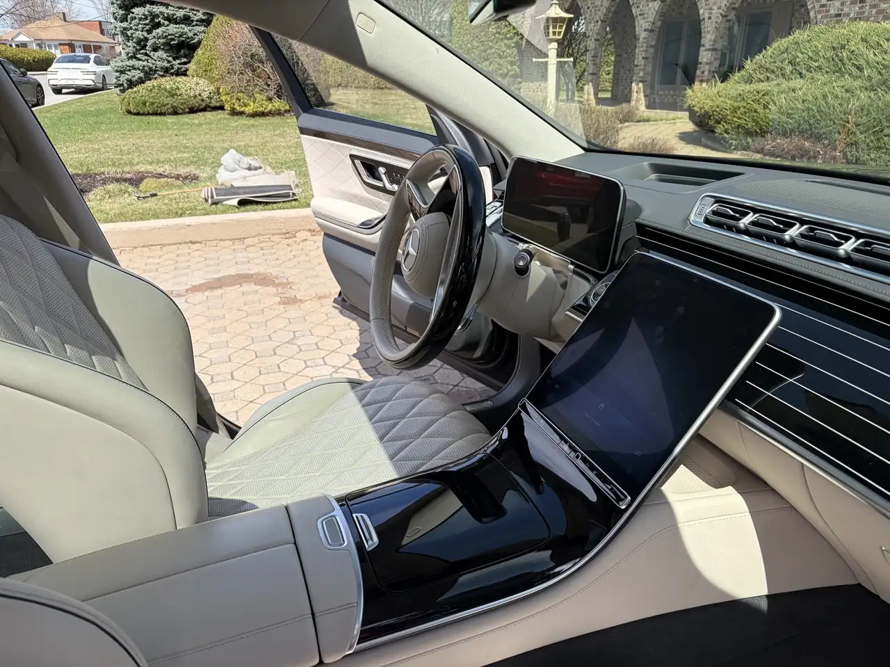 Mercedes-Benz S-Class снимка Mercedes-Benz S-Class