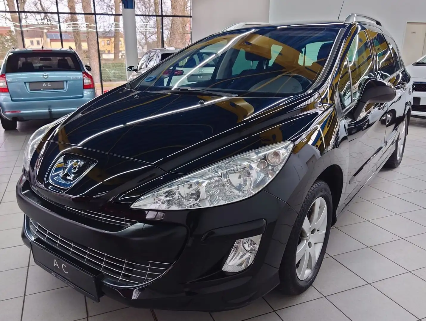 Peugeot 308 SW Business-Line, Automatik, Panorama, Navi Schwarz - 1