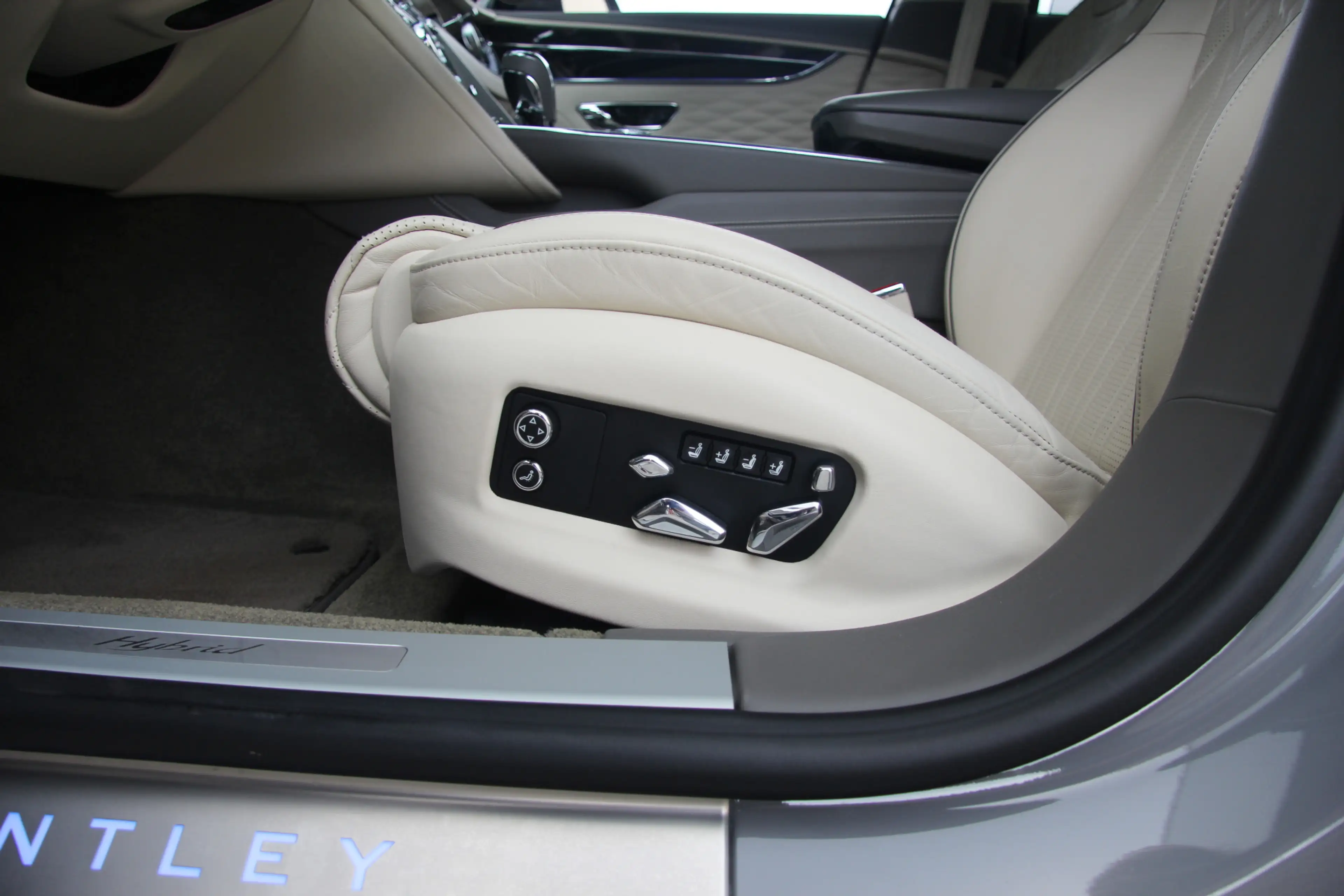 Bentley Flying Spur 2.9 V6 Hybrid | Blackline | Touring | Mulliner Dri — photo 36