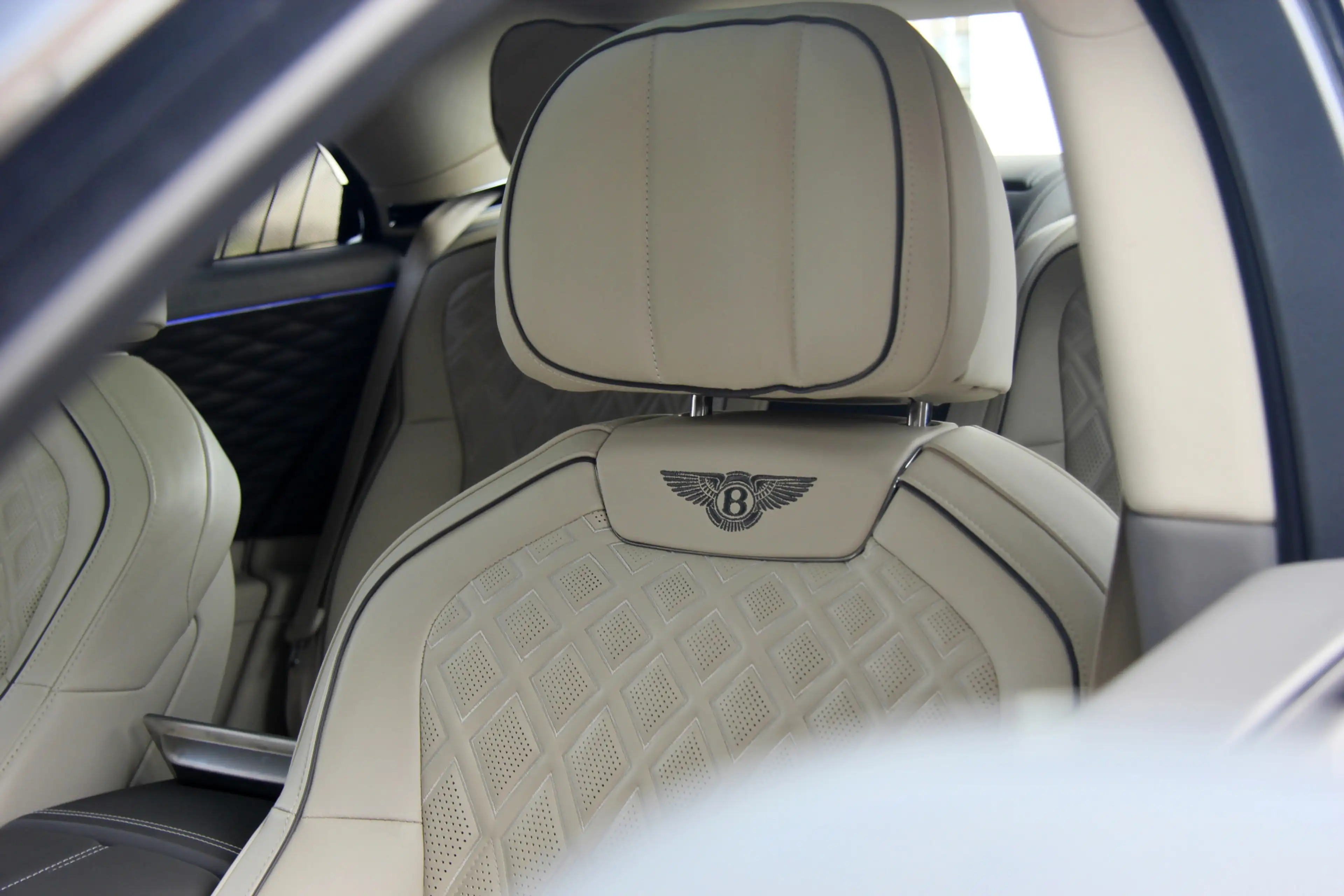 Bentley Flying Spur 2.9 V6 Hybrid | Blackline | Touring | Mulliner Dri — photo 19