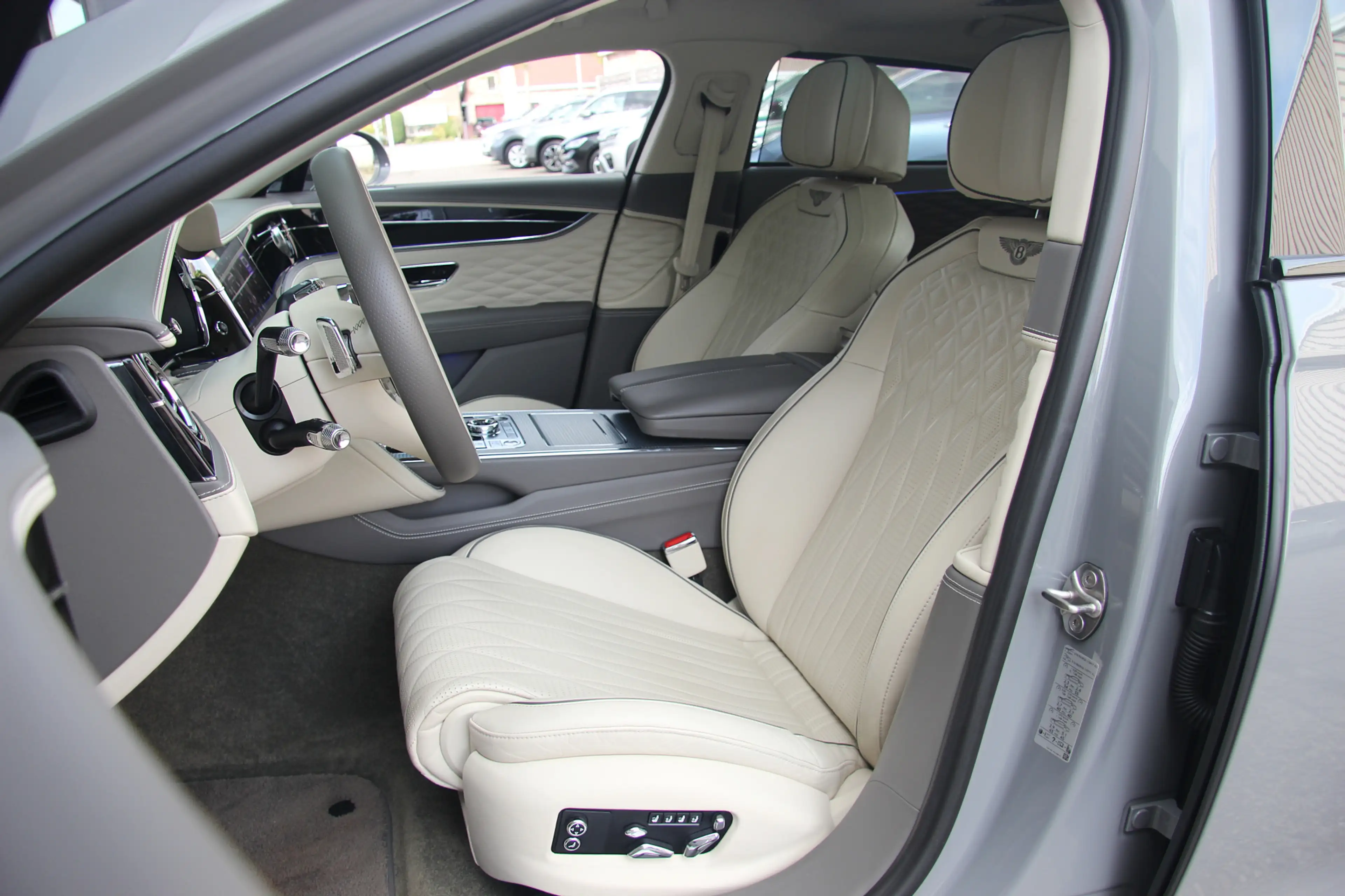 Bentley Flying Spur 2.9 V6 Hybrid | Blackline | Touring | Mulliner Dri — photo 17