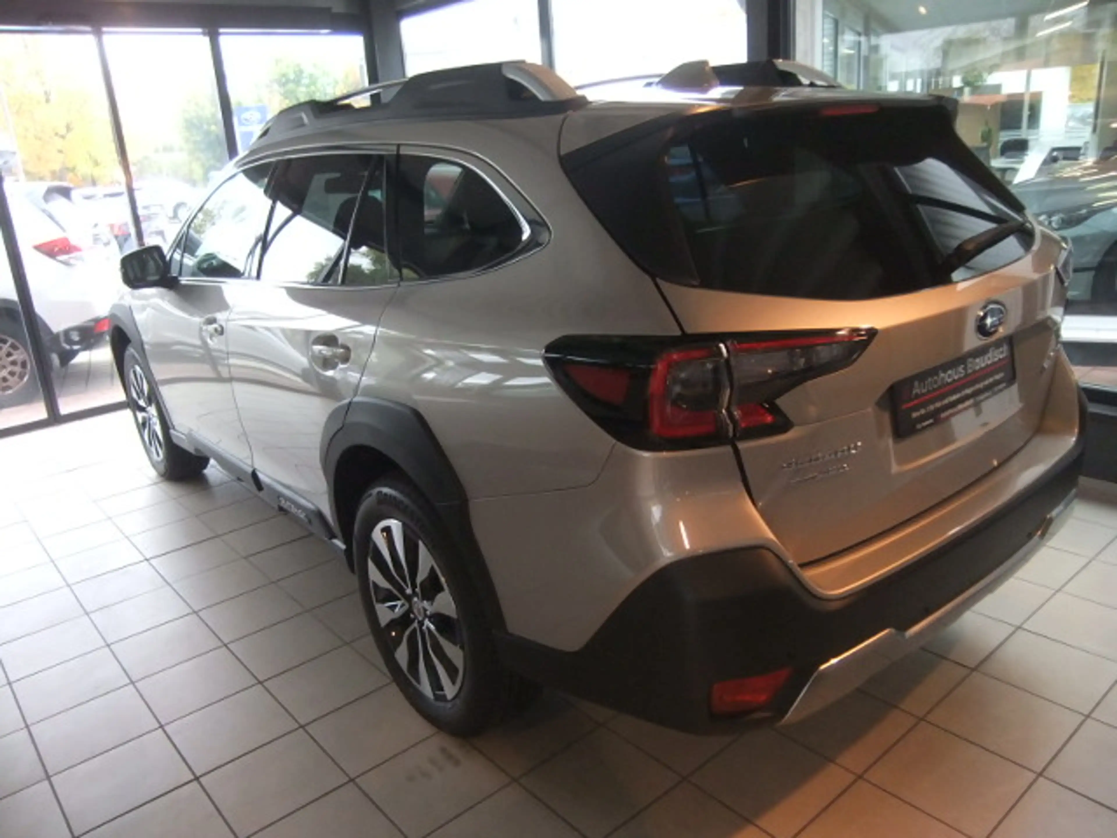 Subaru OUTBACK 2.5i Lineartronic Platinum — photo 3