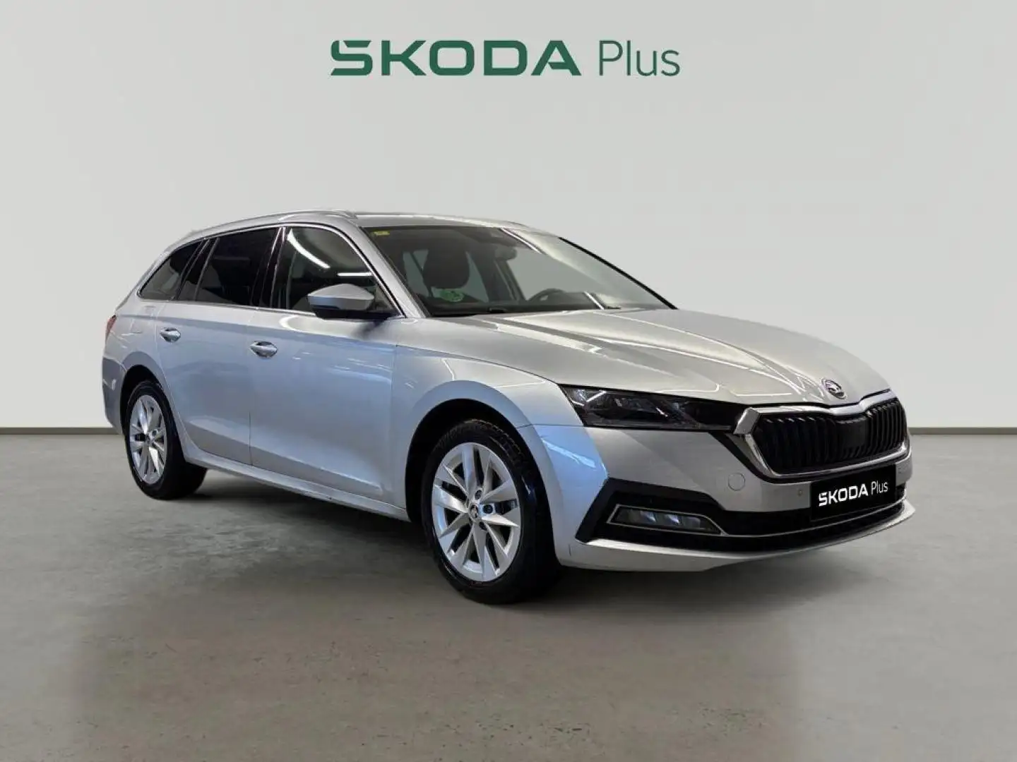 Skoda Octavia 2.0TDI Style DSG 110kW Plateado - 1