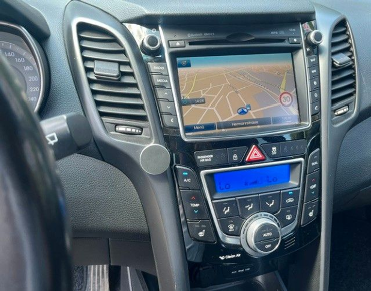 Hyundai i30 1.6 cw blue Passion — photo 11