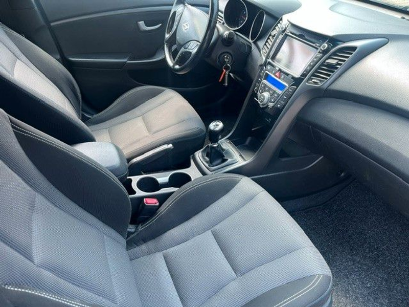 Hyundai i30 1.6 cw blue Passion — photo 7