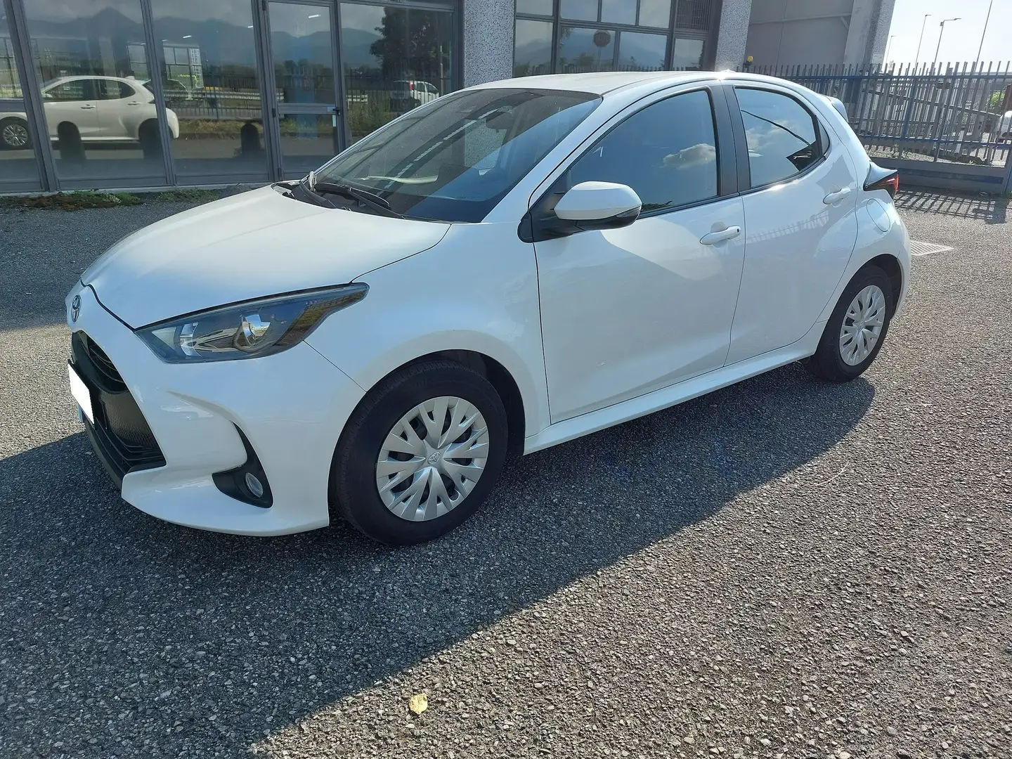 Toyota Yaris Yaris 1.0 Active PREZZO REALE!! Bianco - 1
