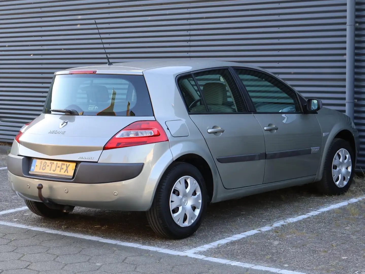 Renault Megane 1.6-16V Dynamique Comfort|Nav|Cruise|Climate|PDC|C Grijs - 2