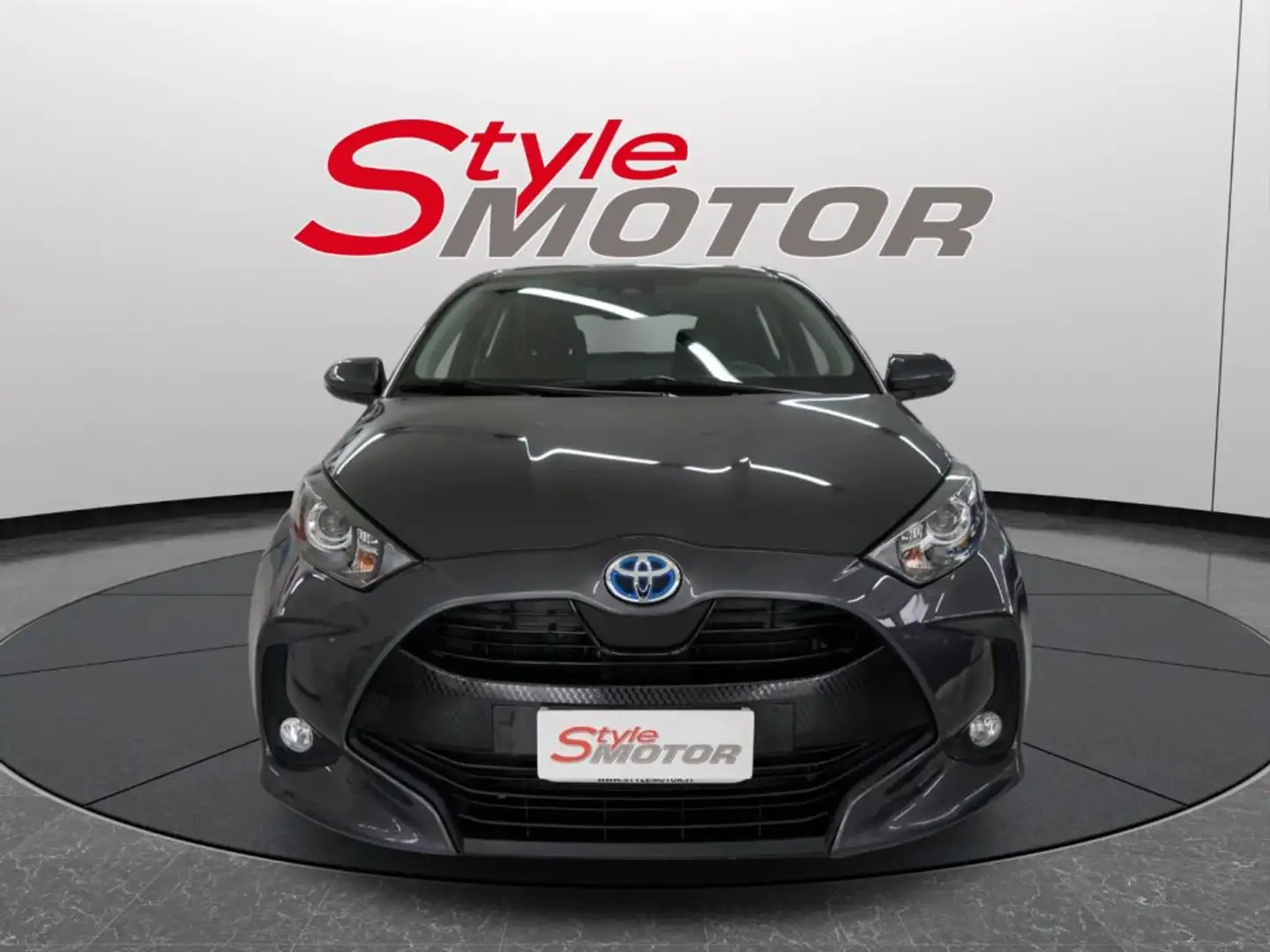 Toyota Yaris 1.5 Hybrid 5 porte Business Grigio - 1