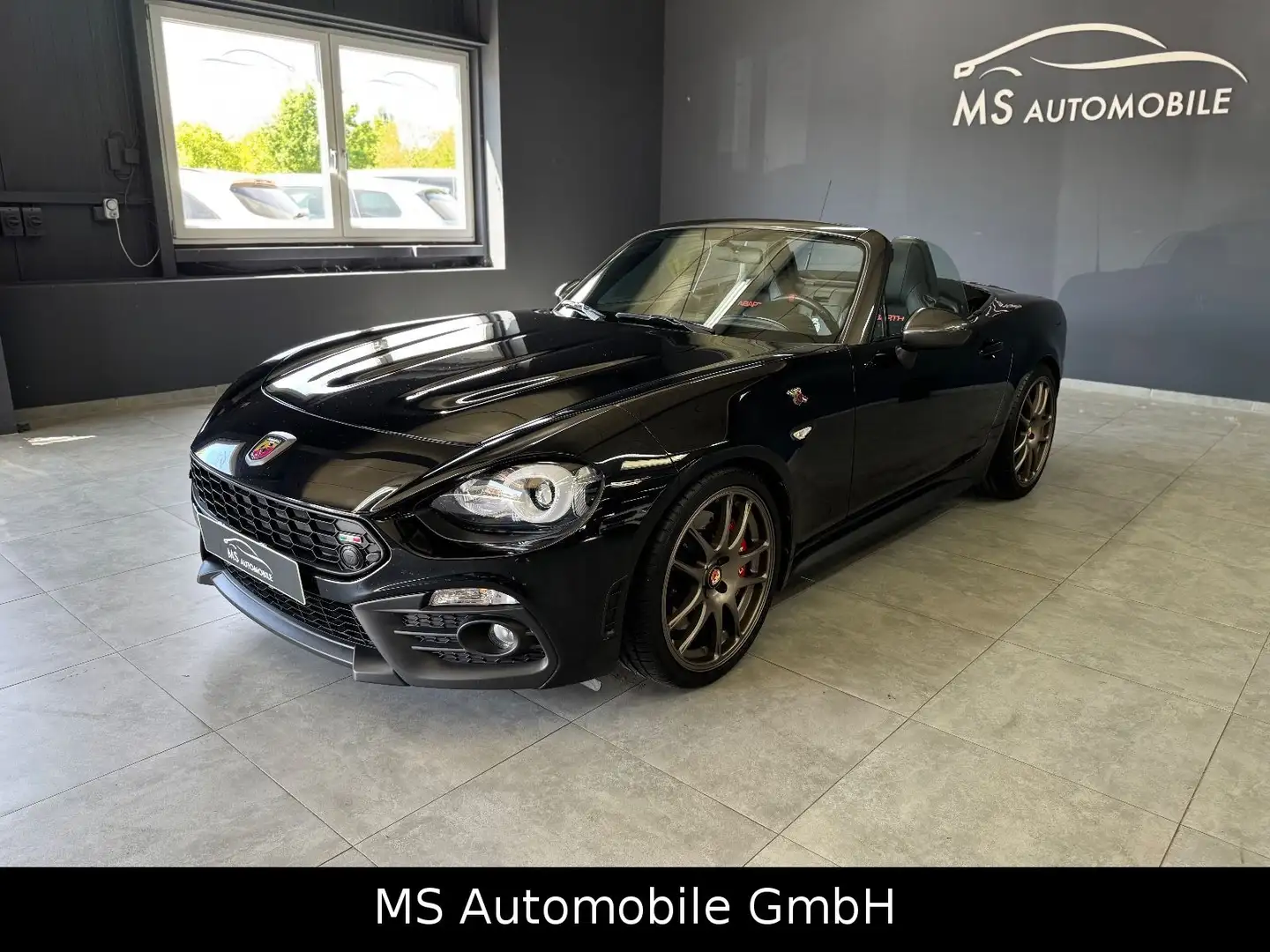Abarth 124 Spider Basis Sehr guter Zustand Černá - 2
