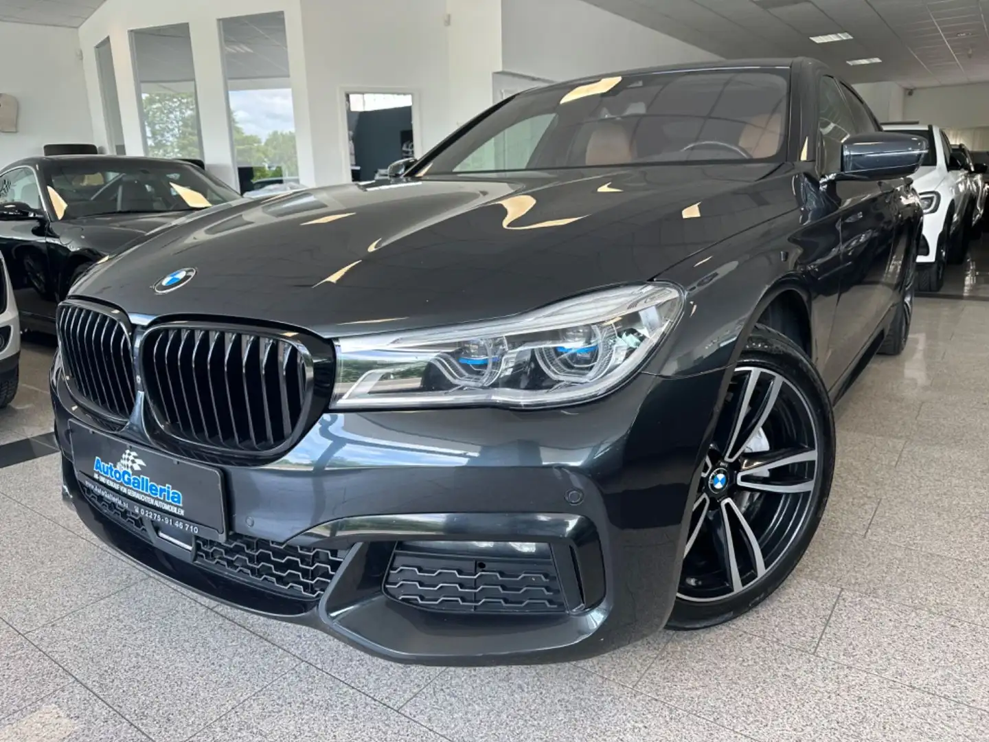 BMW 740 d xDrive M Sportpaket Laser 360° LederDakota Gris - 1