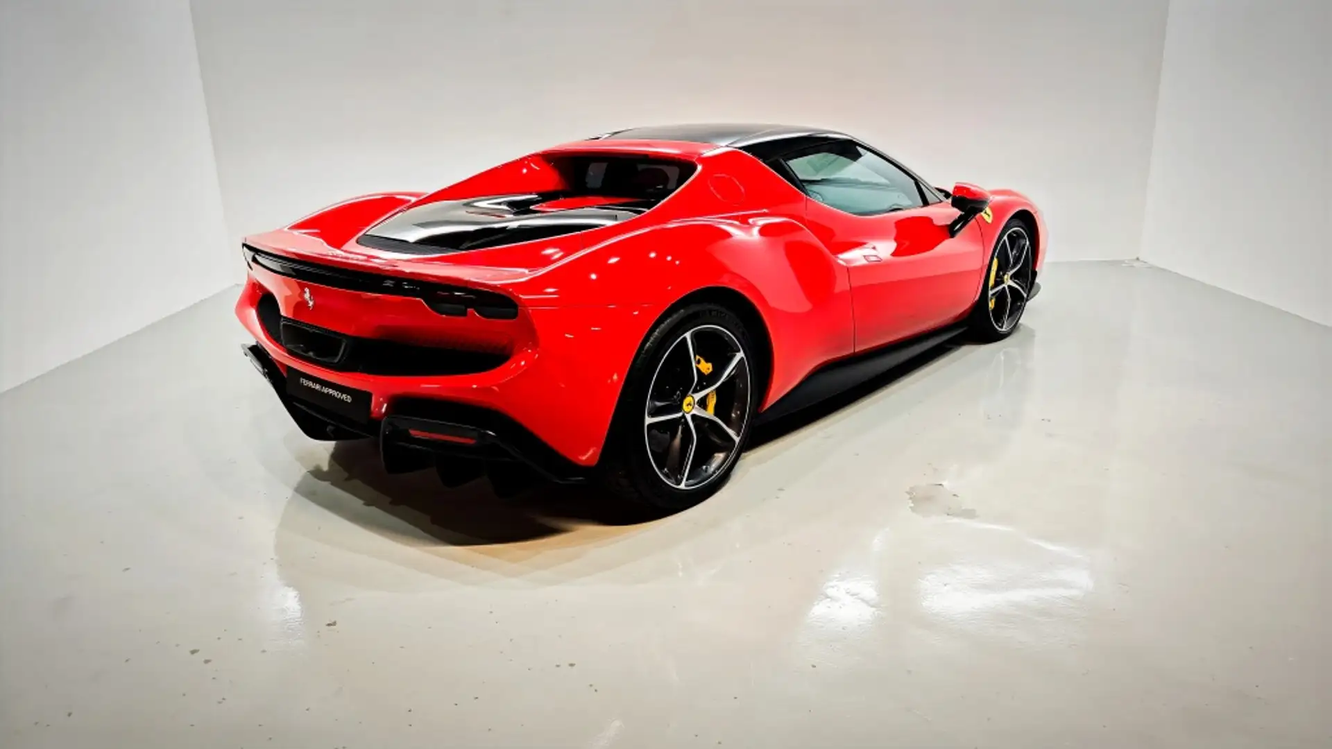Ferrari 296 GTB Rojo - 2