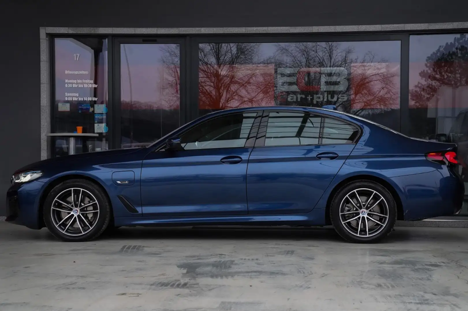 BMW 530 e M Sport *LED/Abstandstemp./SHZ/Head-UP* Blau - 2