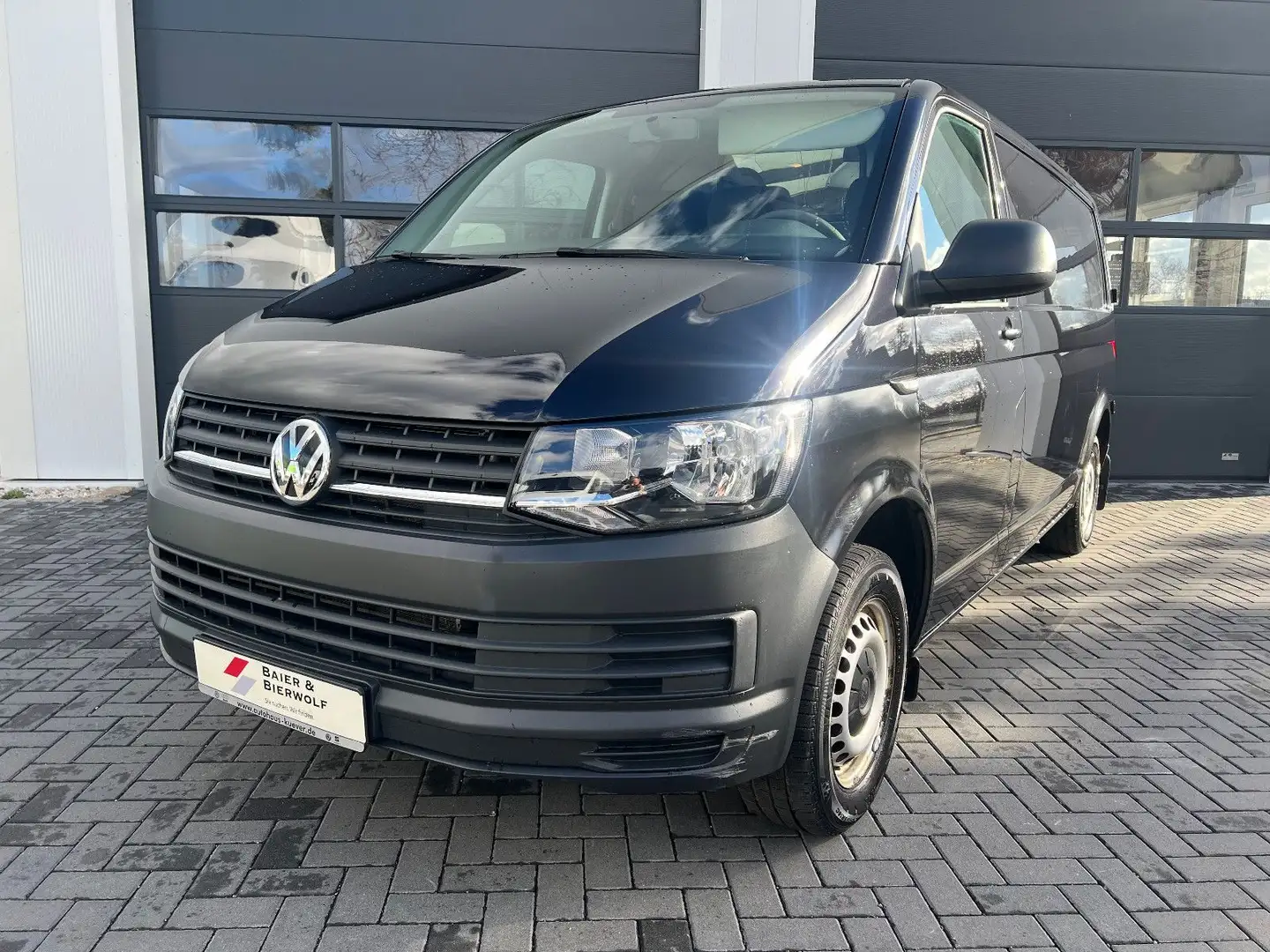 Volkswagen T6 Transporter lang 150PS Klima AHK Kamera USB Zwart - 2