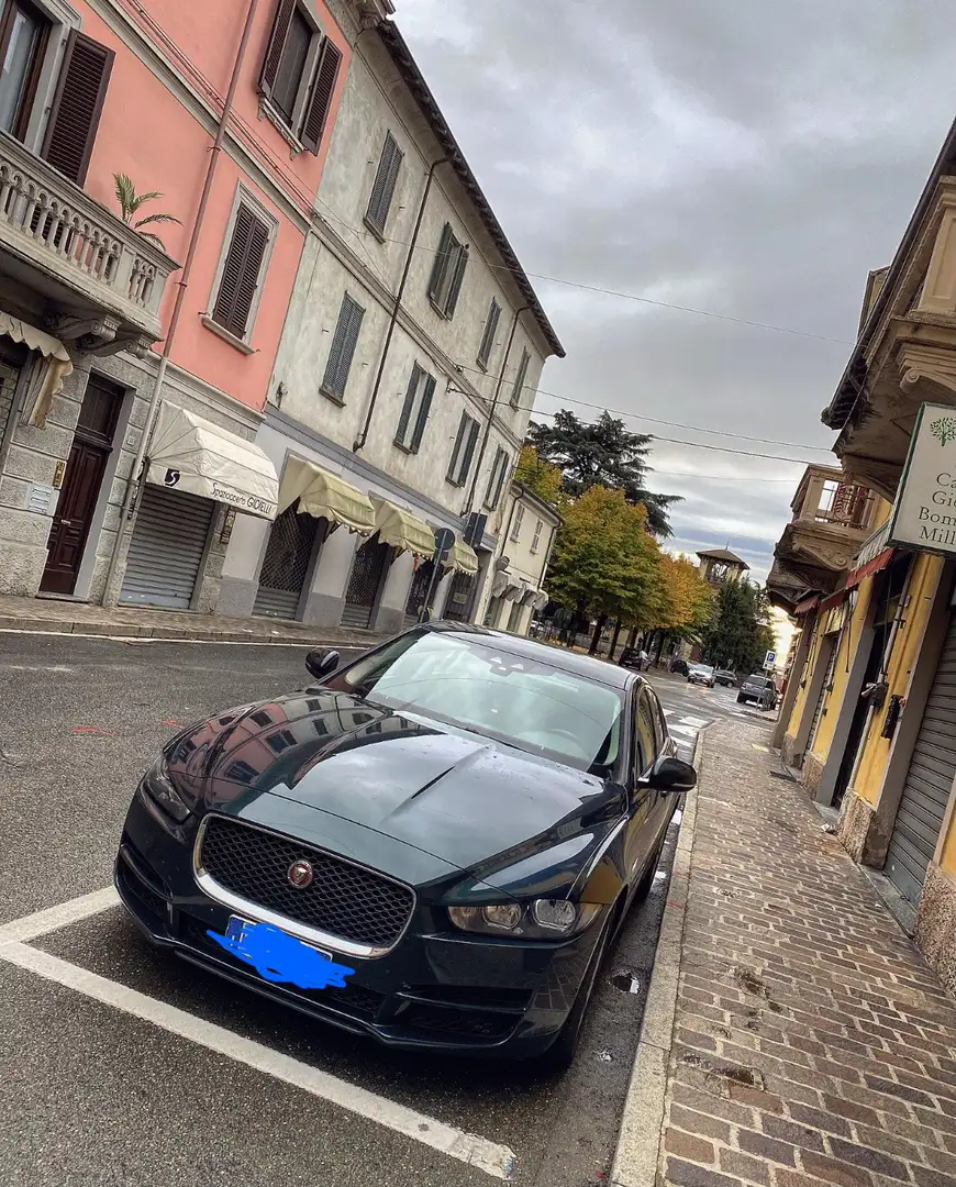 Jaguar XE 2.0d Prestige 180cv auto - 1