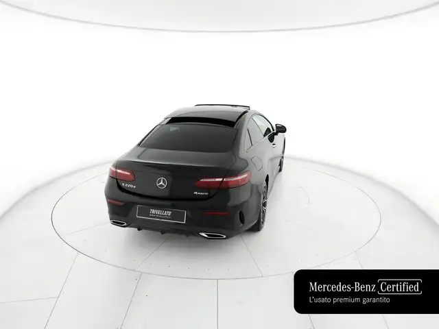 Mercedes-Benz E-Class view 6