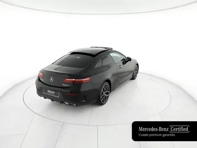 Mercedes-Benz E-Class view 3
