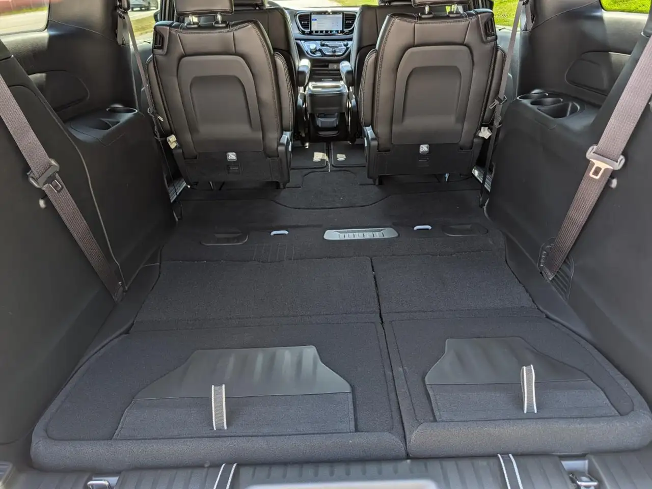 Chrysler Grand Caravan снимка Chrysler Grand Caravan