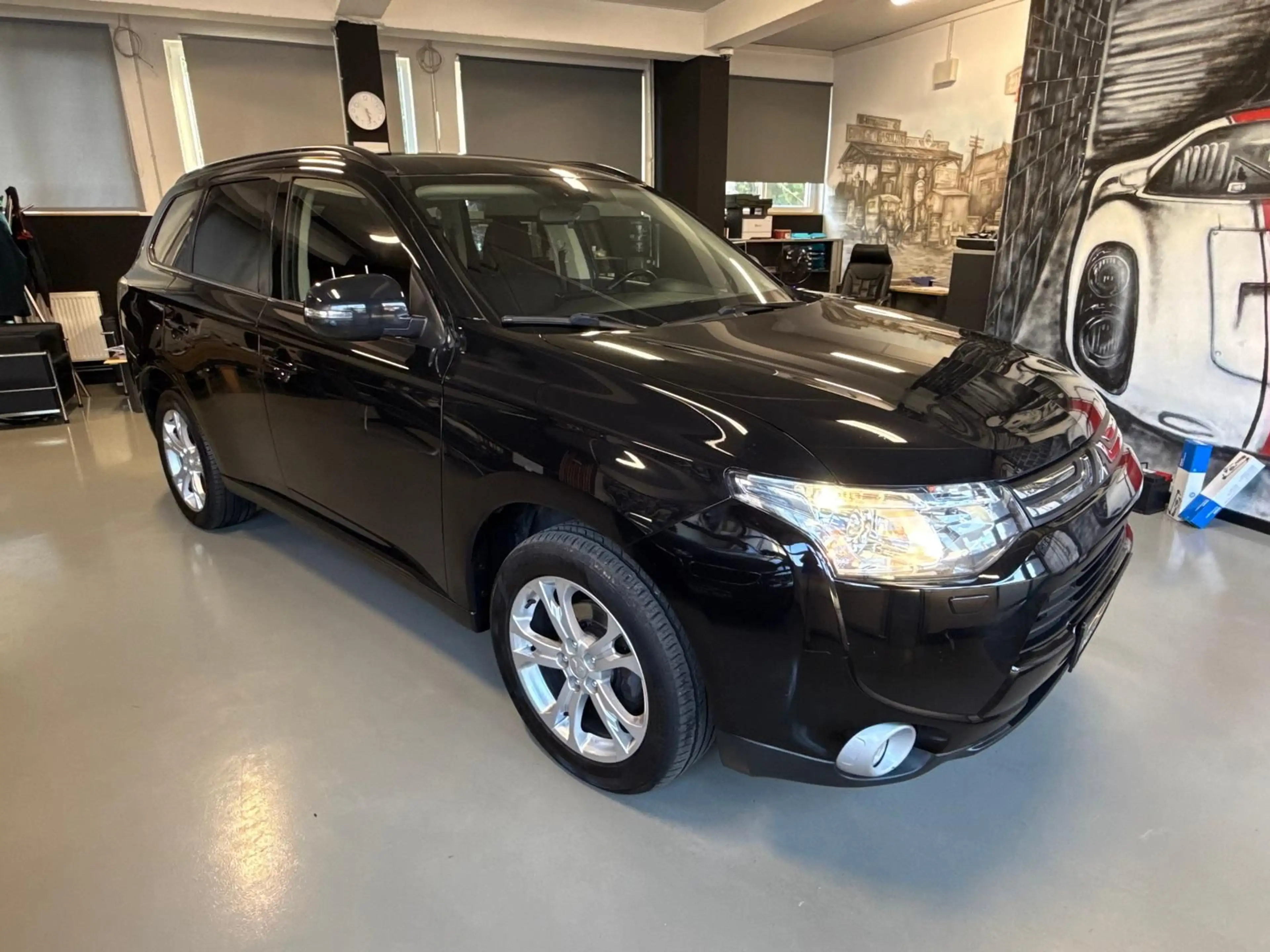 Mitsubishi Outlander 4WD 2.2 D 7-SITZER AHK XENON TEMPOMAT — photo 4